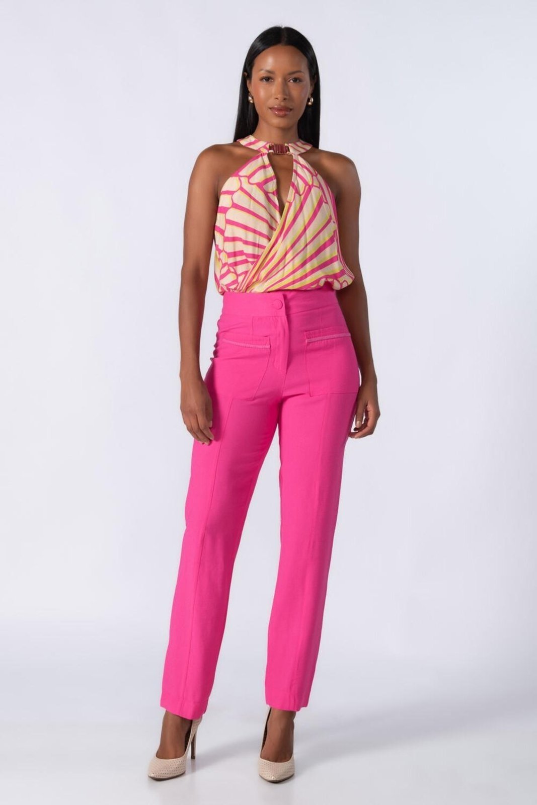 Calca reta em viscose detalhe no bolso Rosa