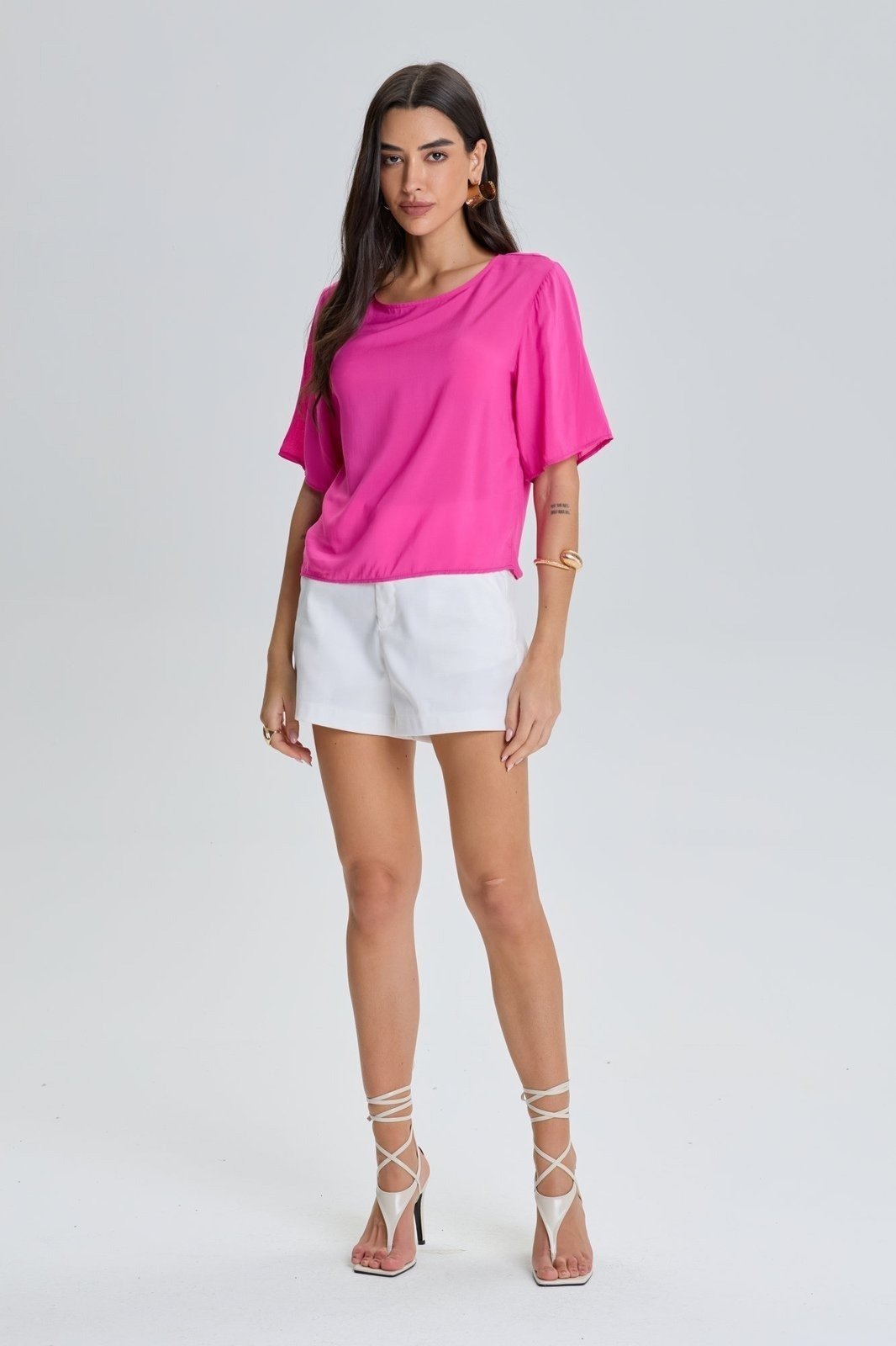Blusa Feminina Solta Manga Curta Flor de Lis