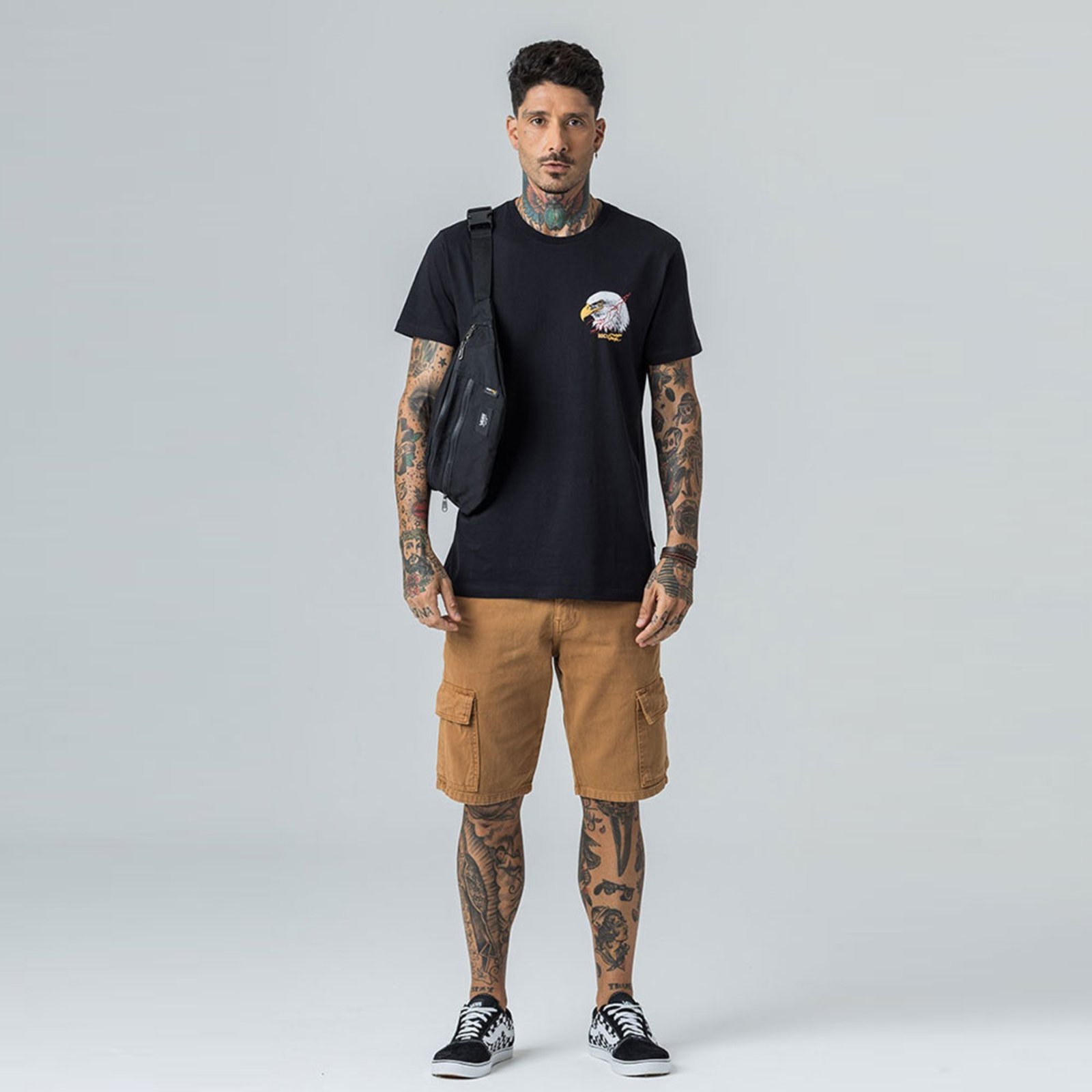Camiseta Masculina Estampa Rock e Soda Preto