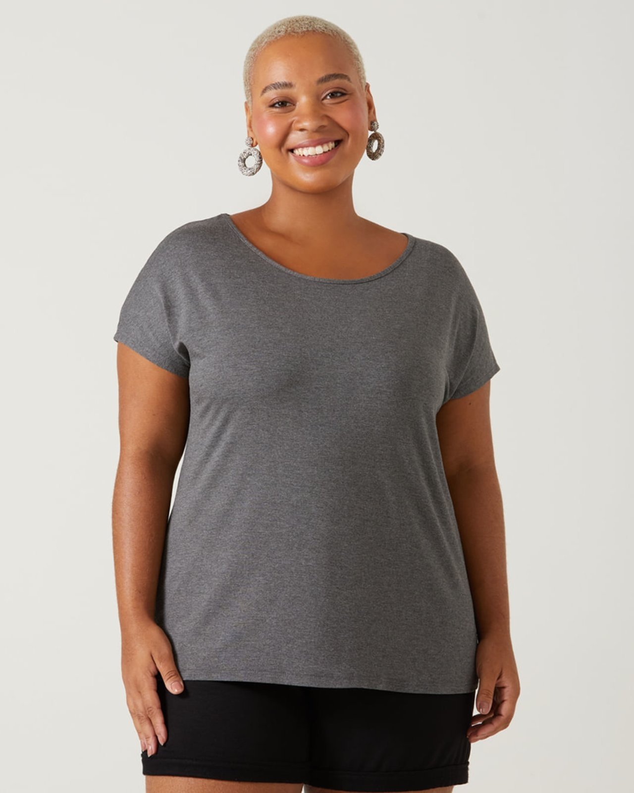Vista 3 Blusa Básica Feminina Plus Size Manga Japonesa Em Viscose Stretch MALWEE PLUS vermelho MALWEE PLUS vermelho