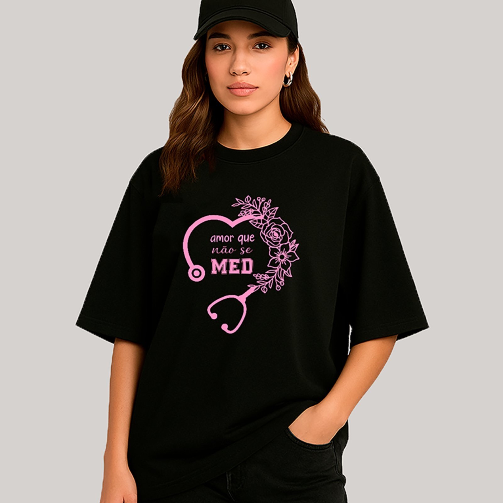 Camiseta Ousy Feminina Profissão Medicina Estetoscópio Floral Oversized Preto