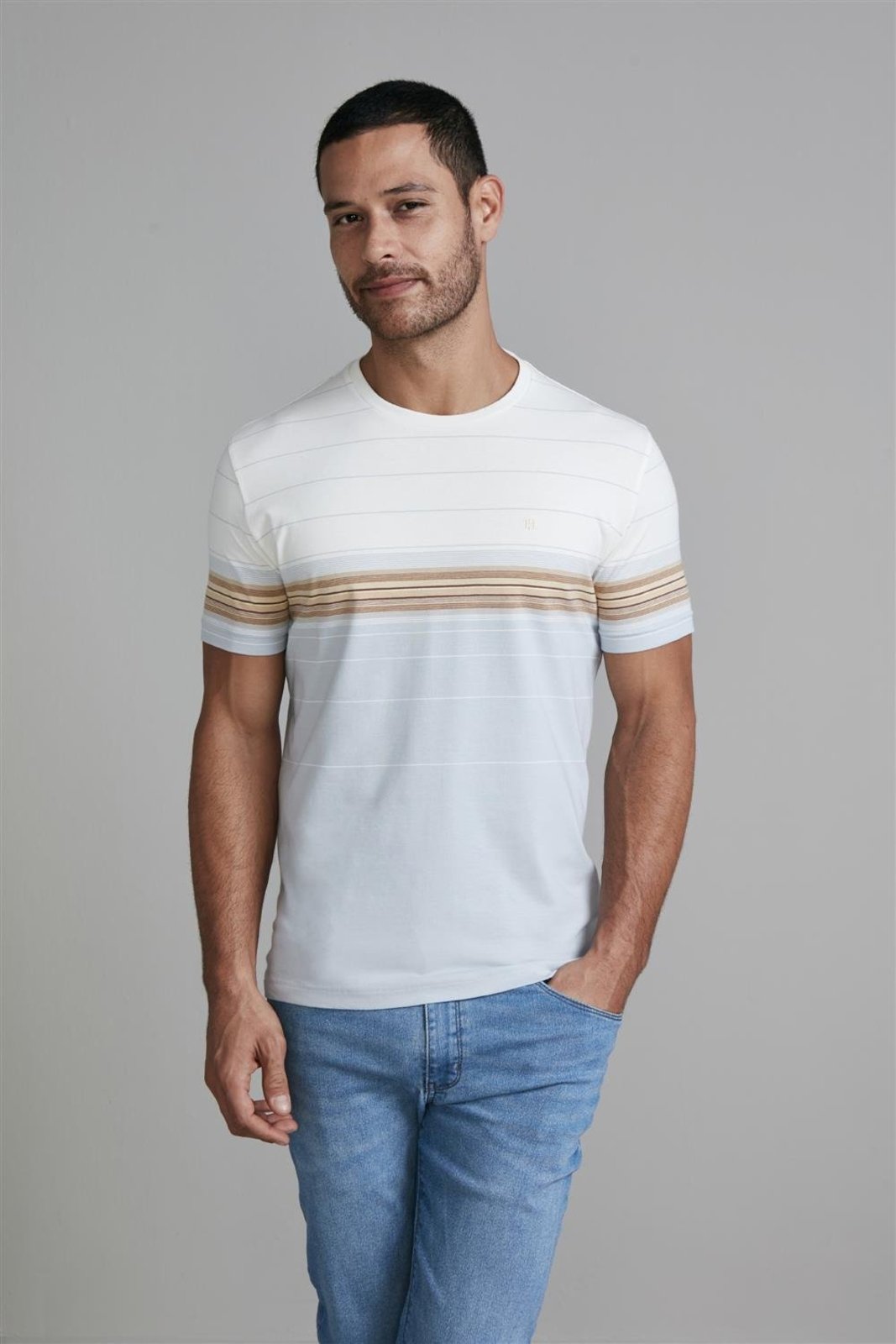 HIGHSTIL Camiseta Malha Slim Fit - Creme / Azul Celeste