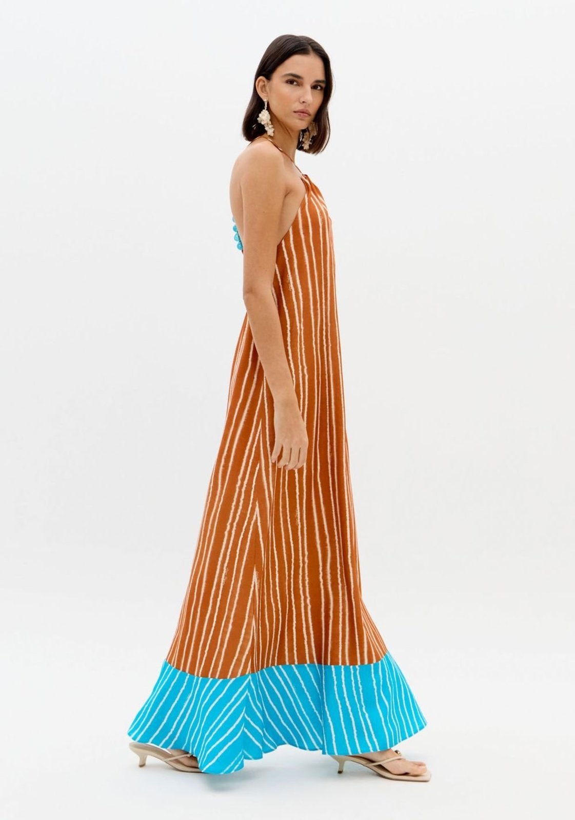 Vestido Longo Com Aviamento Costas Lança Perfume