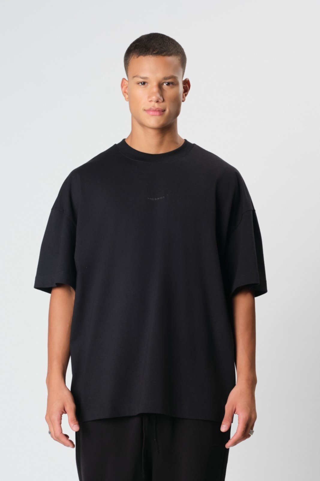 T-shirt Oversized Solid Preto THESAINT