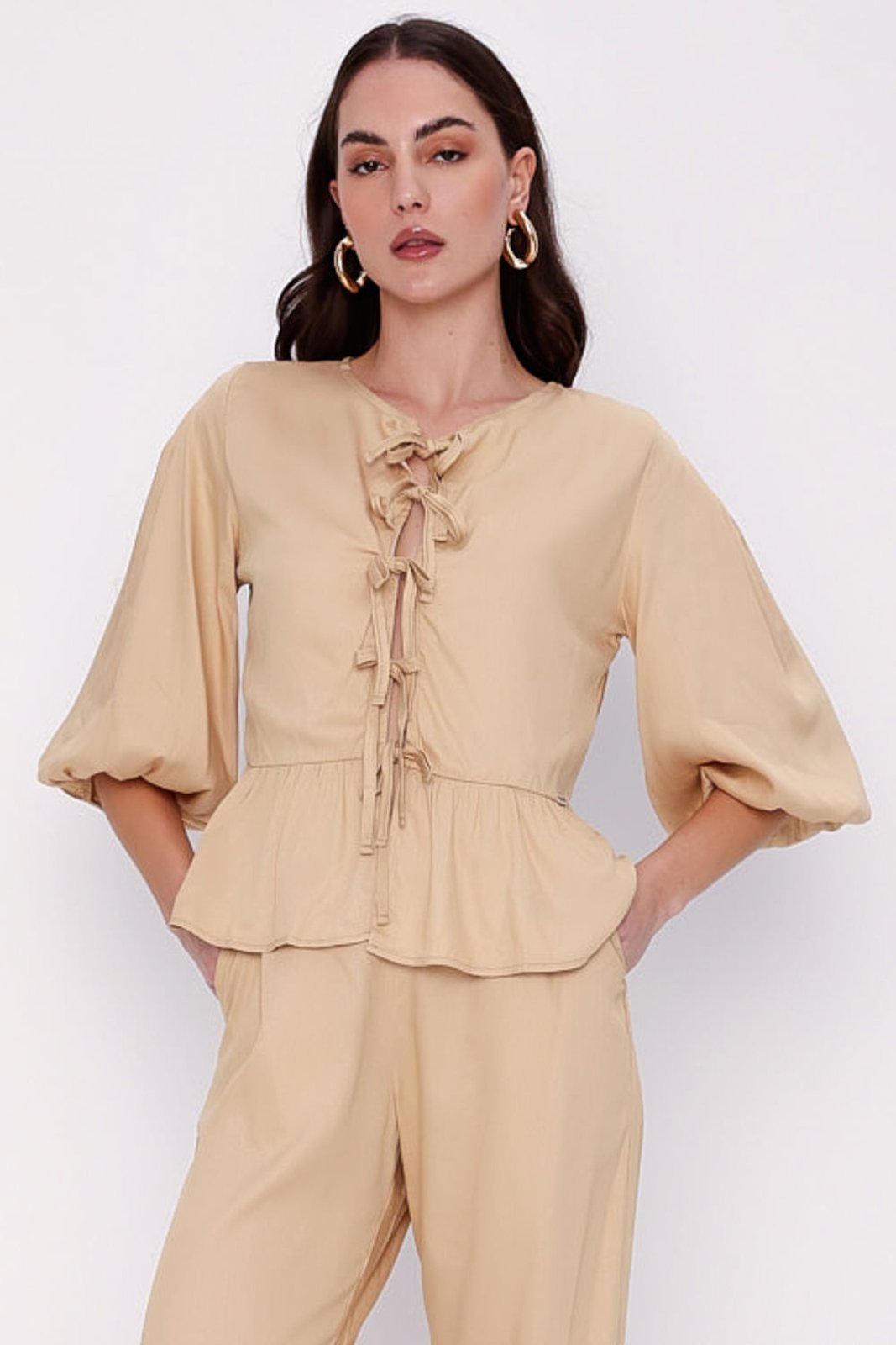 BLUSA COM AMARRACAO CREAM Gatabakana