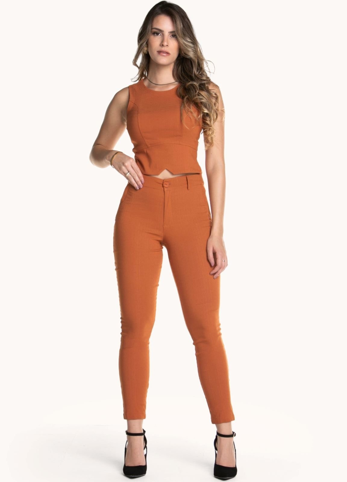 Conjunto Feminino Blusa e Calça Skinny Terra