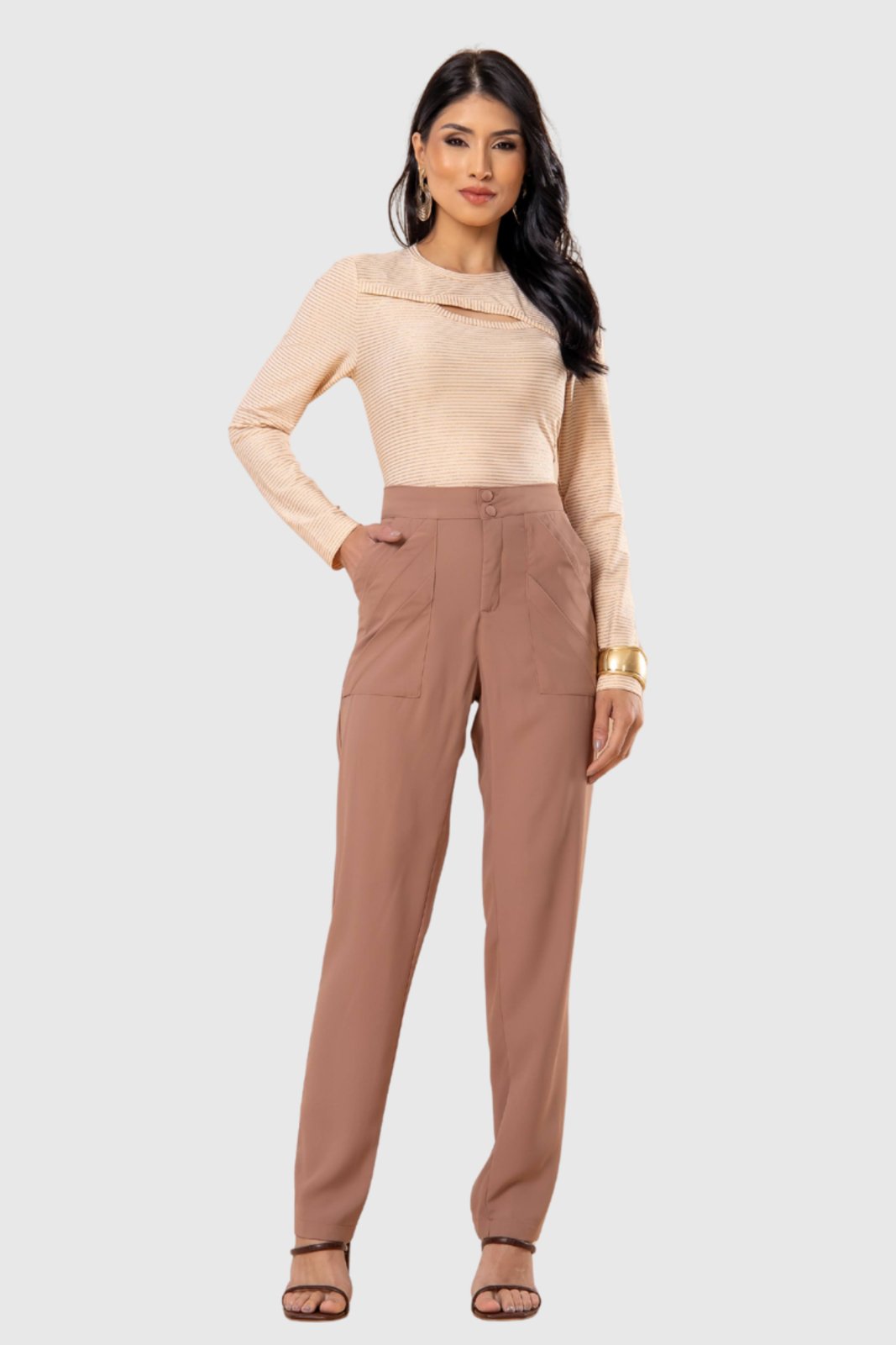 Calça Feminina Amora Café Reta com Pregas Chocolate