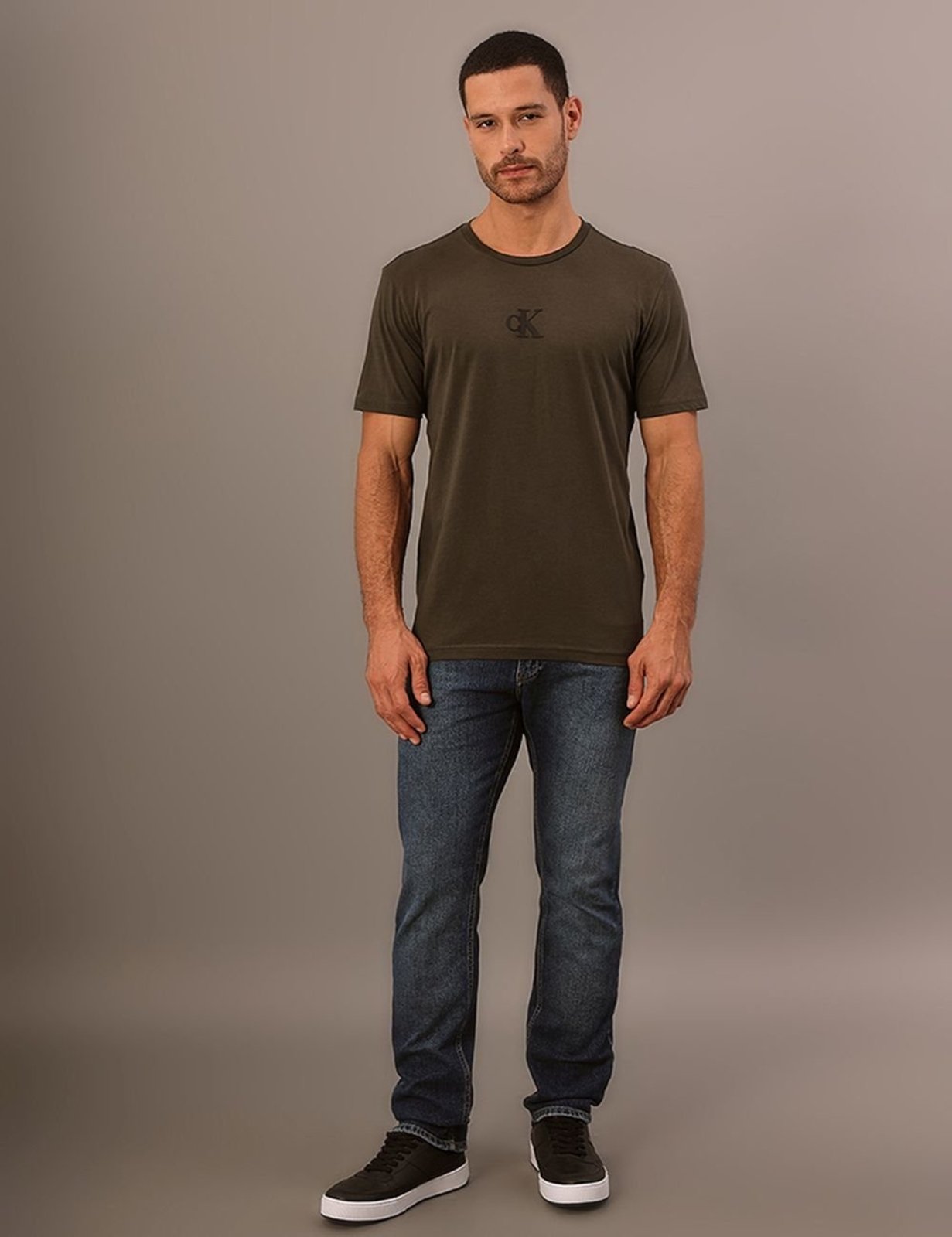 Camiseta Manga Curta Calvin Klein Jeans Masculino Calvin Klein Rubber Patch - Militar Calvin Klein Jeans