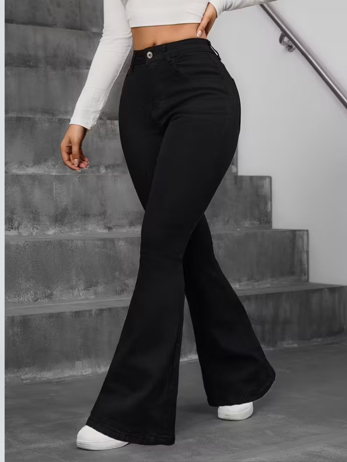 Calça Avec Jeans Flare Preta Basica e Confortavel