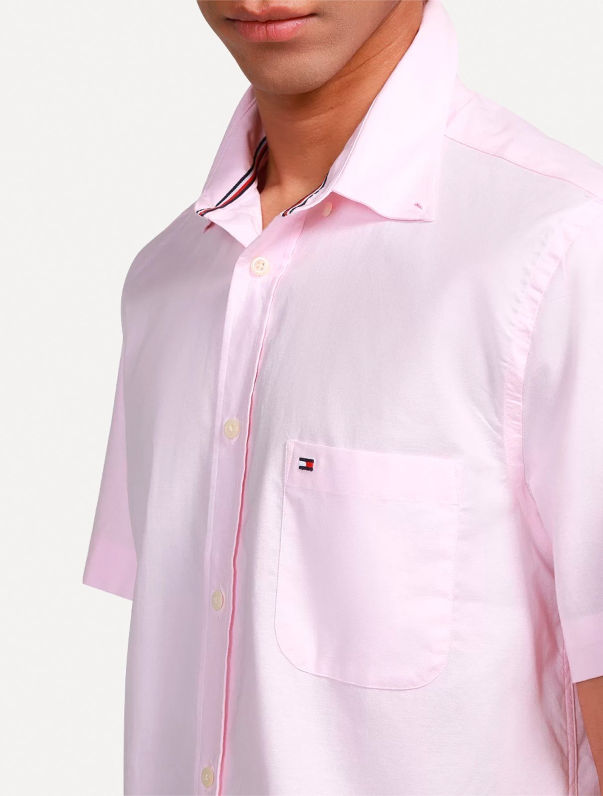 Vista 3 Camisa Tommy Hilfiger Masculina Manga Curta Regular Pocket Poplin Claro rosa Tommy Hilfiger rosa