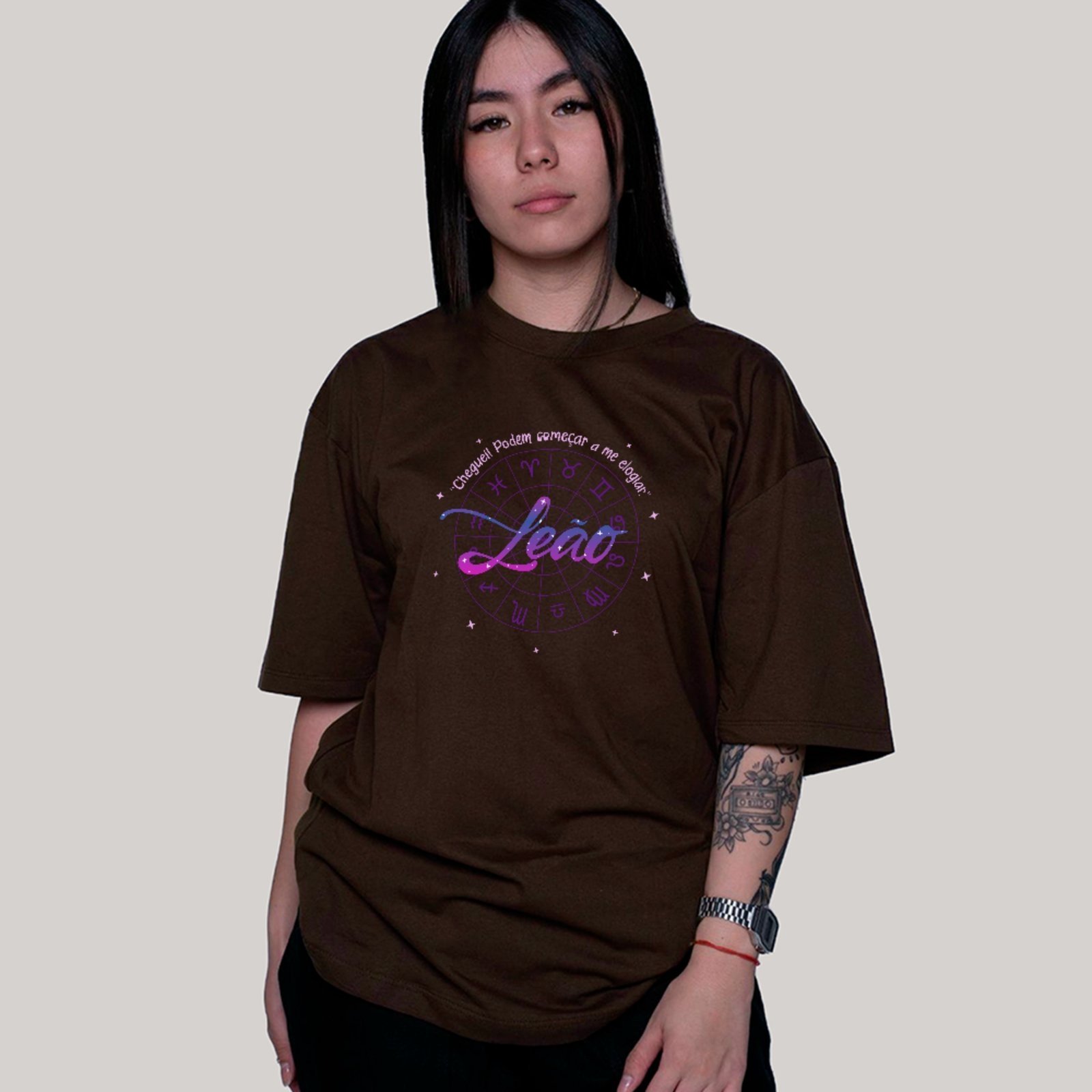 Camiseta Ousy Signo Leão Oversized Unissex Marrom
