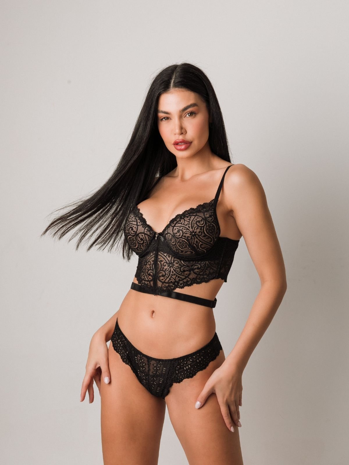 Conjunto Lingerie M’lev em Renda Preto