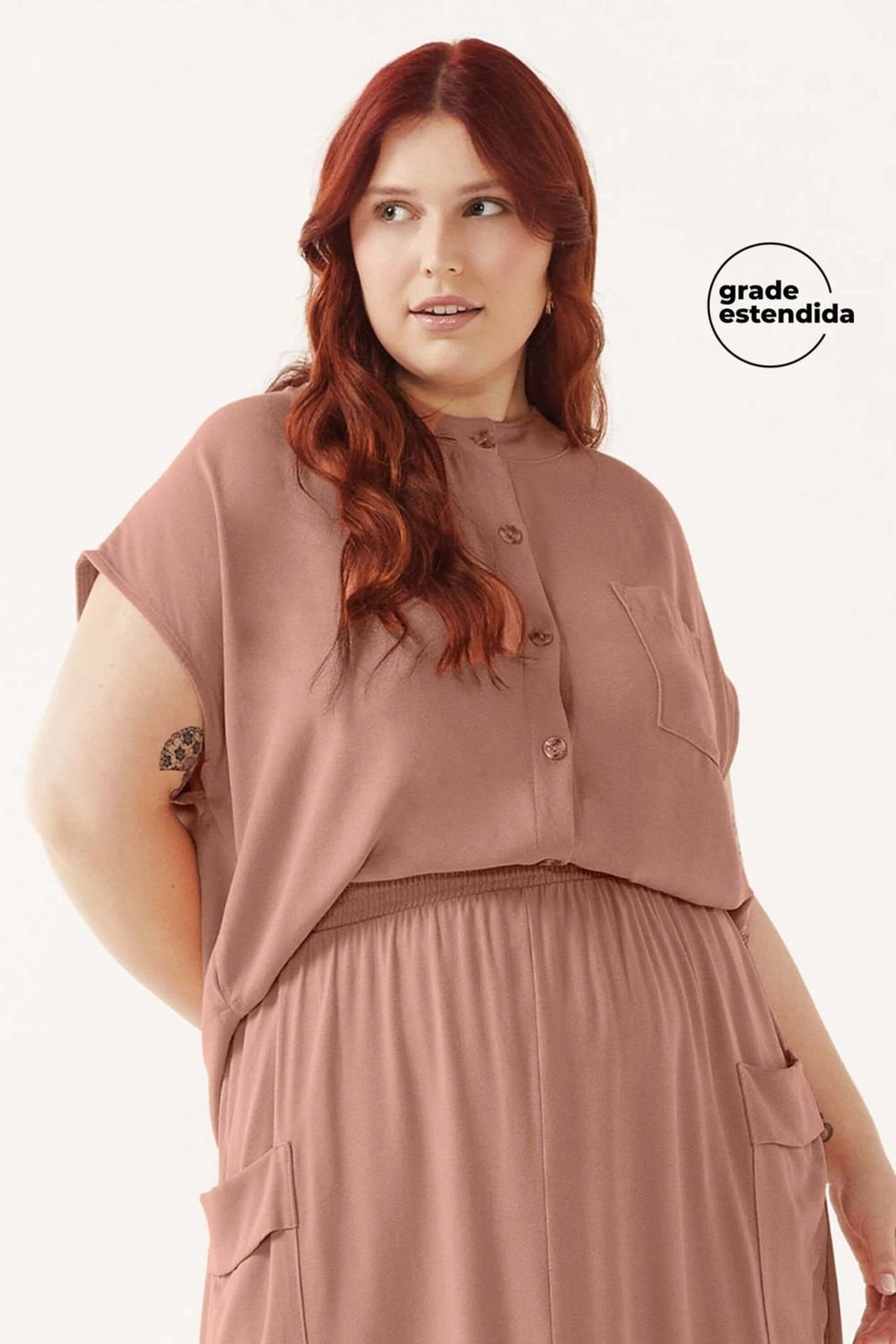 Camisa Feminina Com Bolso Marialícia Marrom