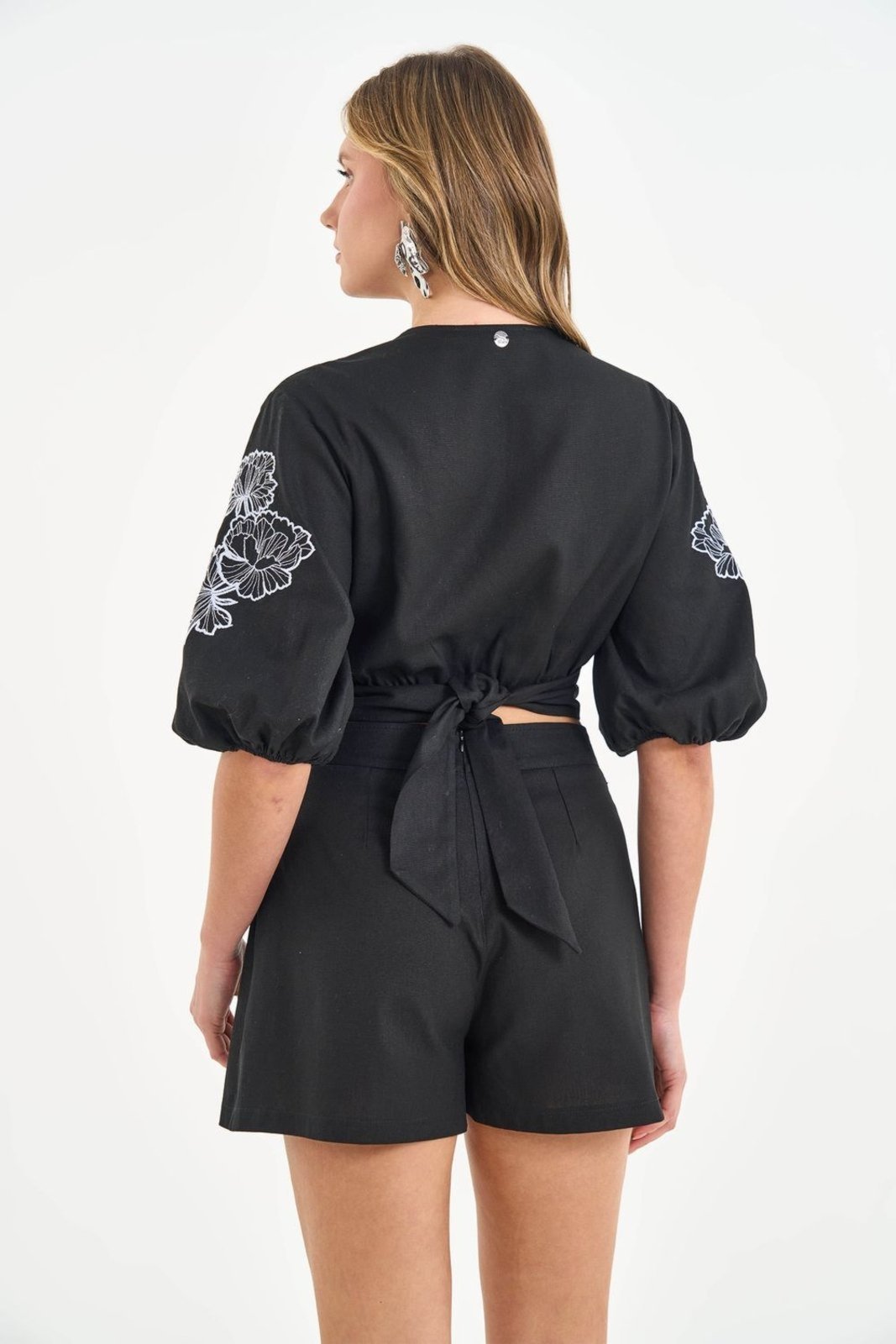 Vista 3 Blusa Linho Transpassada com Amarração ACT FEMININO preto ACT FEMININO preto