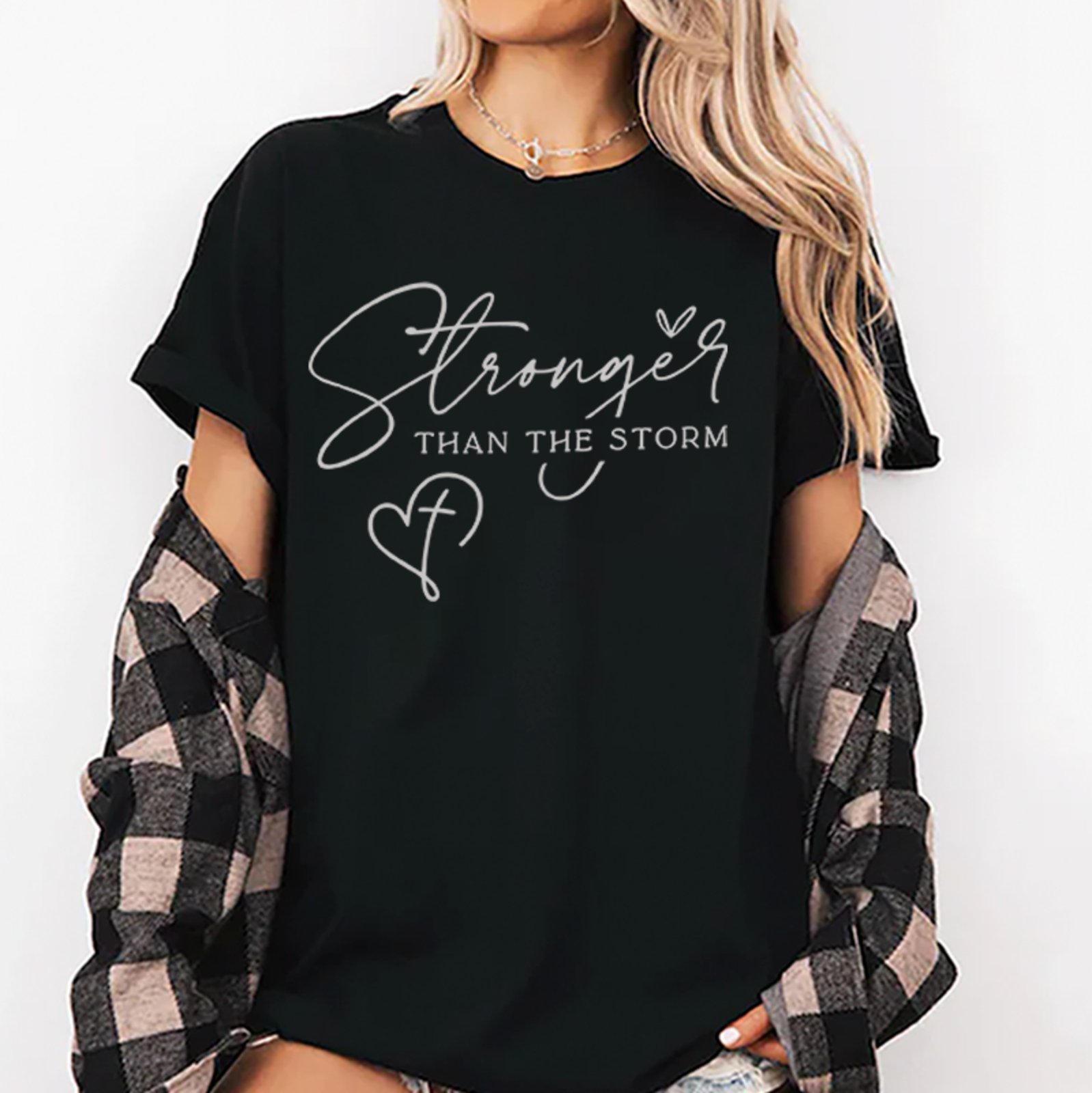 Camiseta Oversized Stronger Than The Storm Fé Unissex Preto