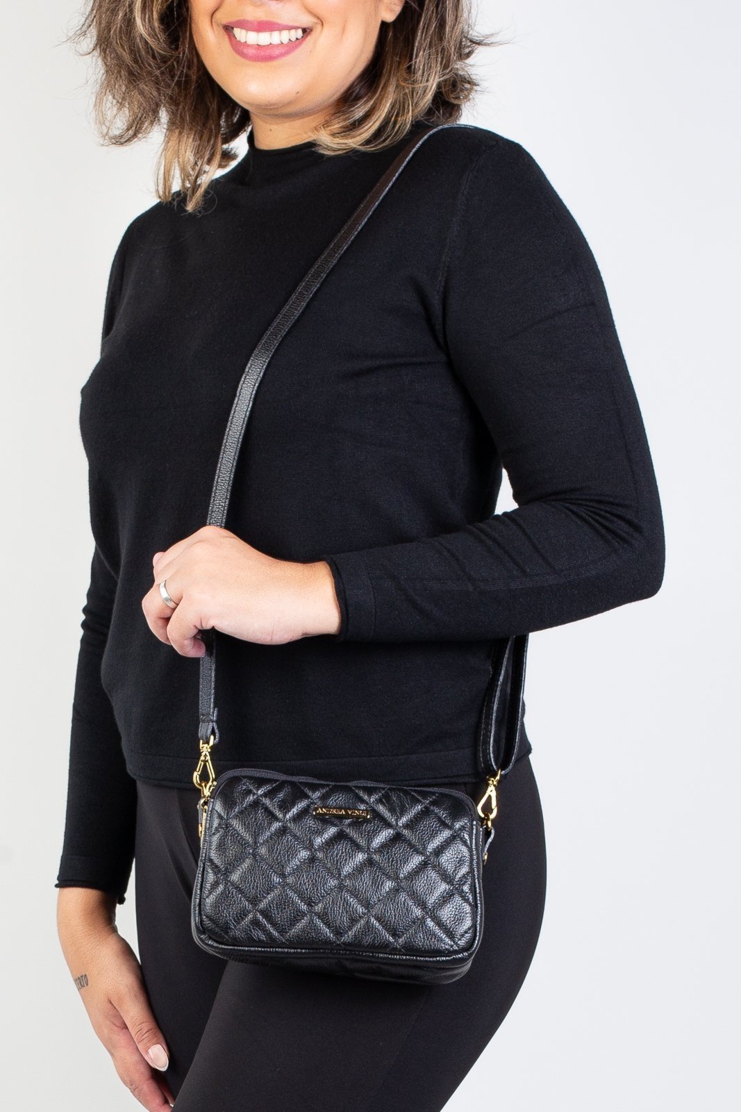 Bolsa pequena de couro matelassê Beatriz - Preto
