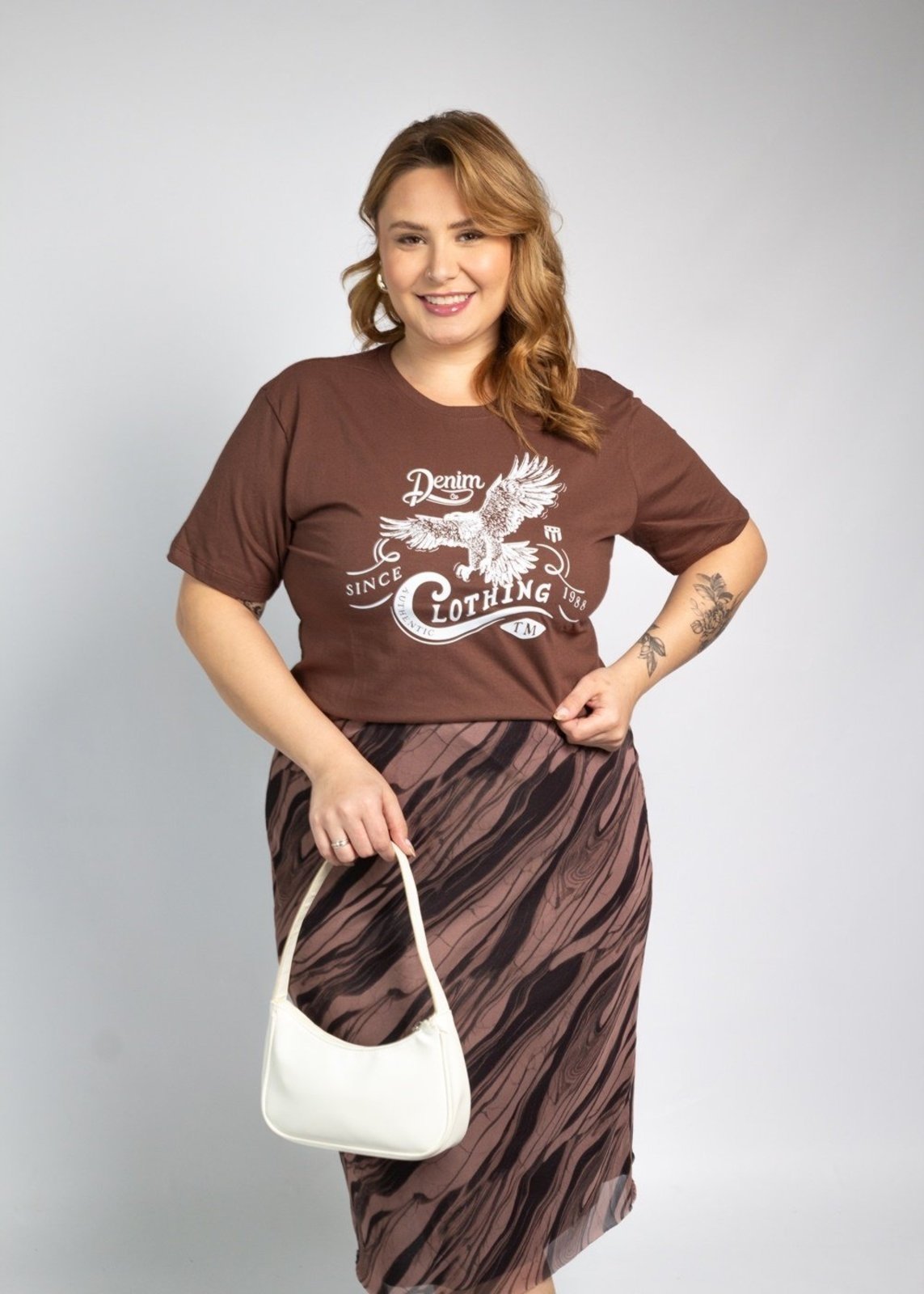 T-shirt Feminina Cianitas Marrom Estampa Águia Denin