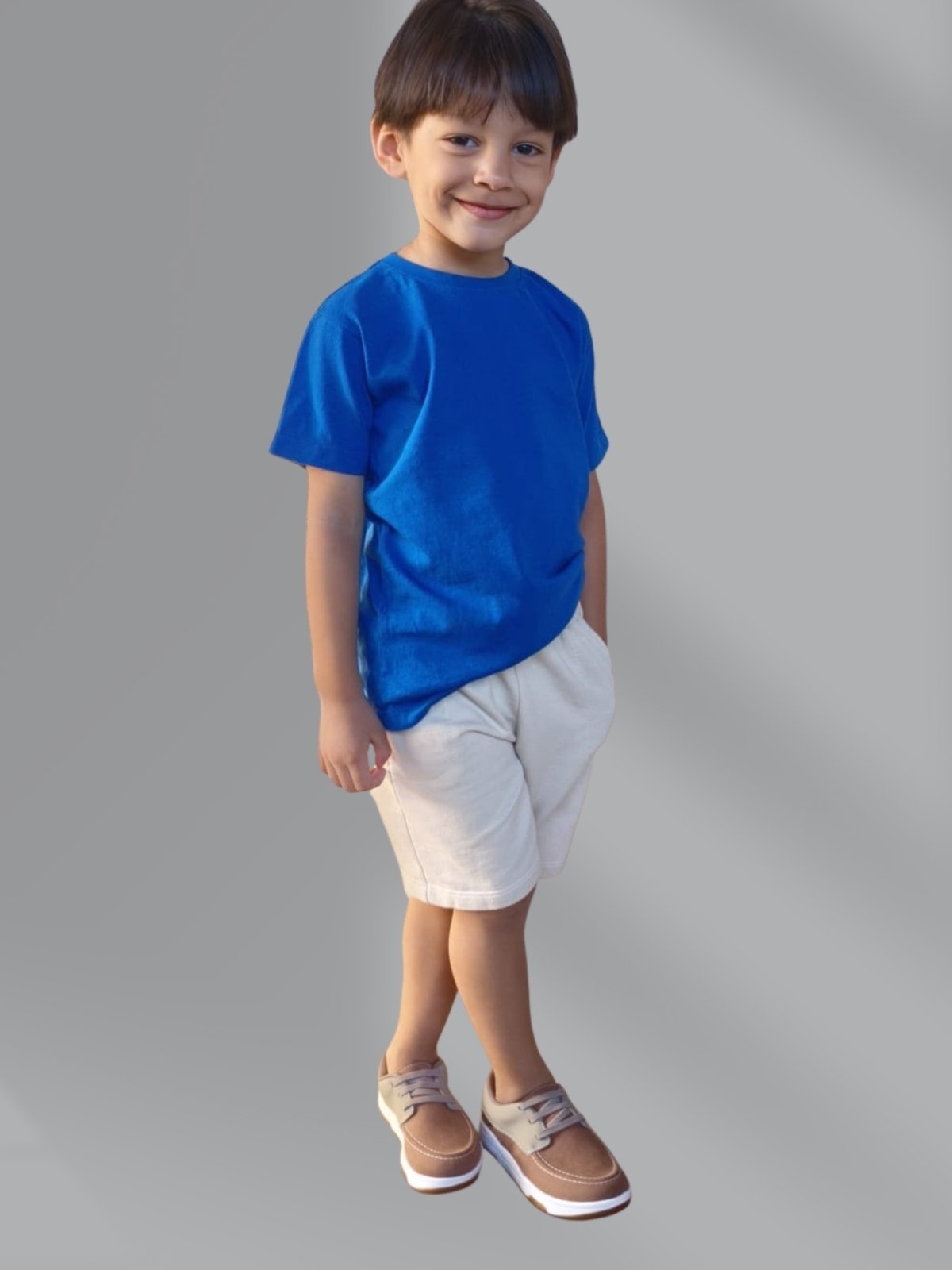 Infantil - Conjunto 2 peças Kit Camiseta Manga Curta Urbania Algodão Azul Royal e Short Bermuda Bege