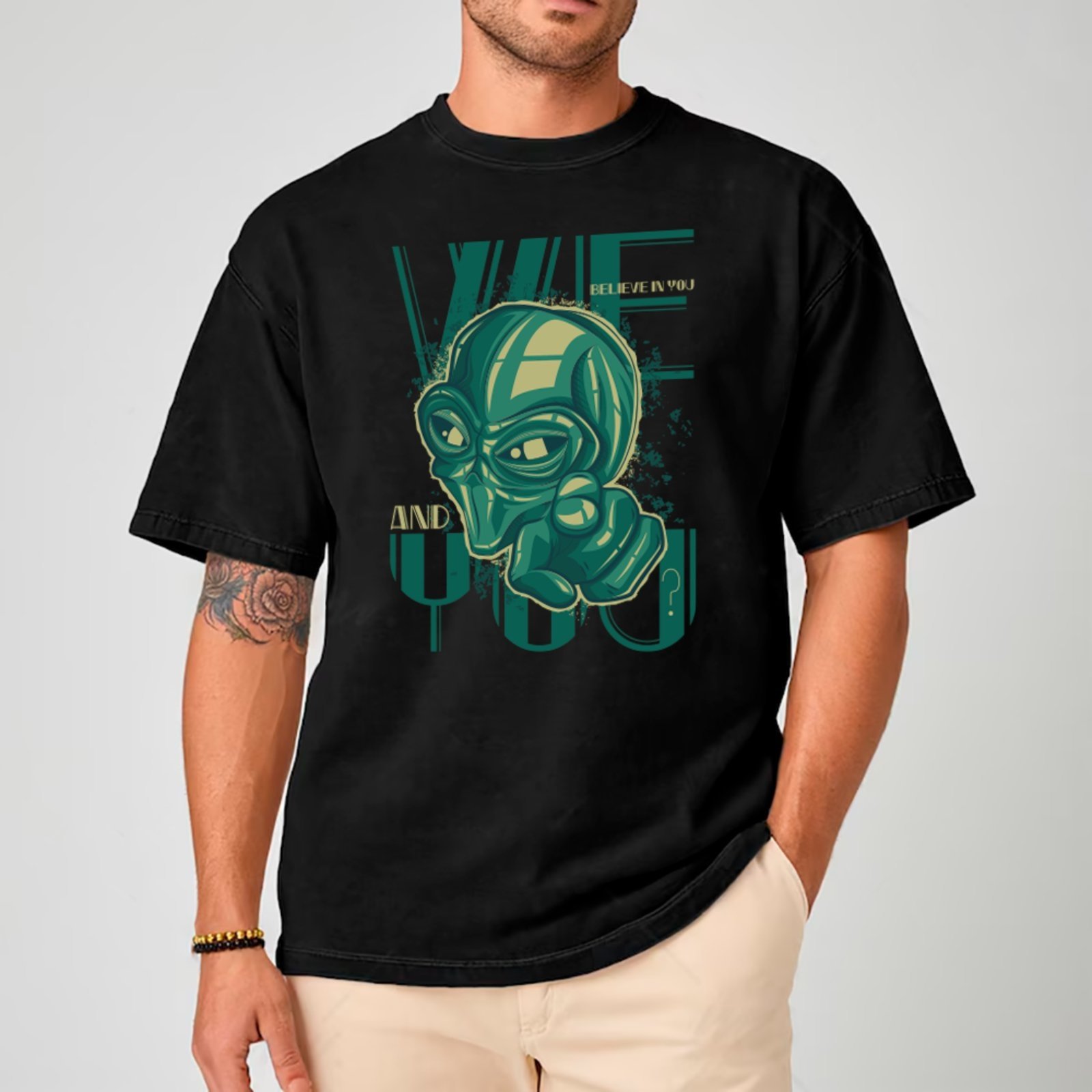 Camiseta Ousy We Believe In You Alien Oversized Unissex Preto