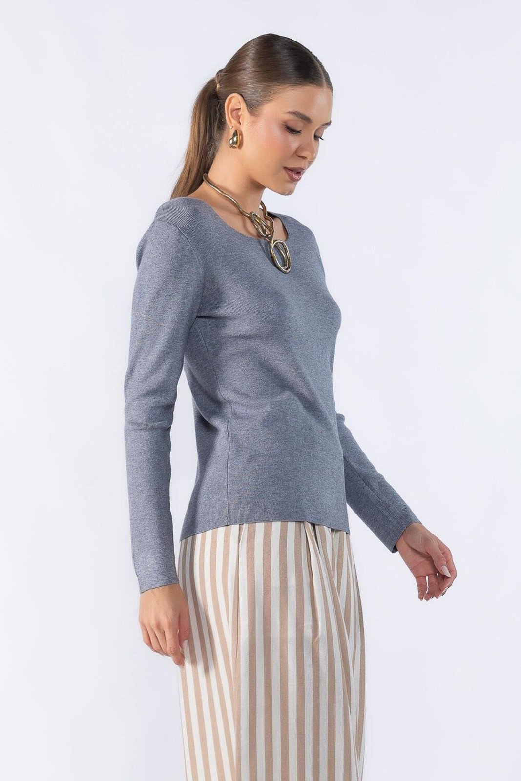 Sueter slim decote quadrado Cinza