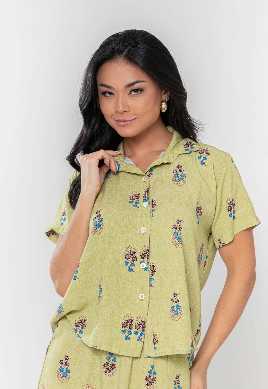 Vista 2 Camisa Aura Dani Viscolinho Floral Buquê verde Aura verde