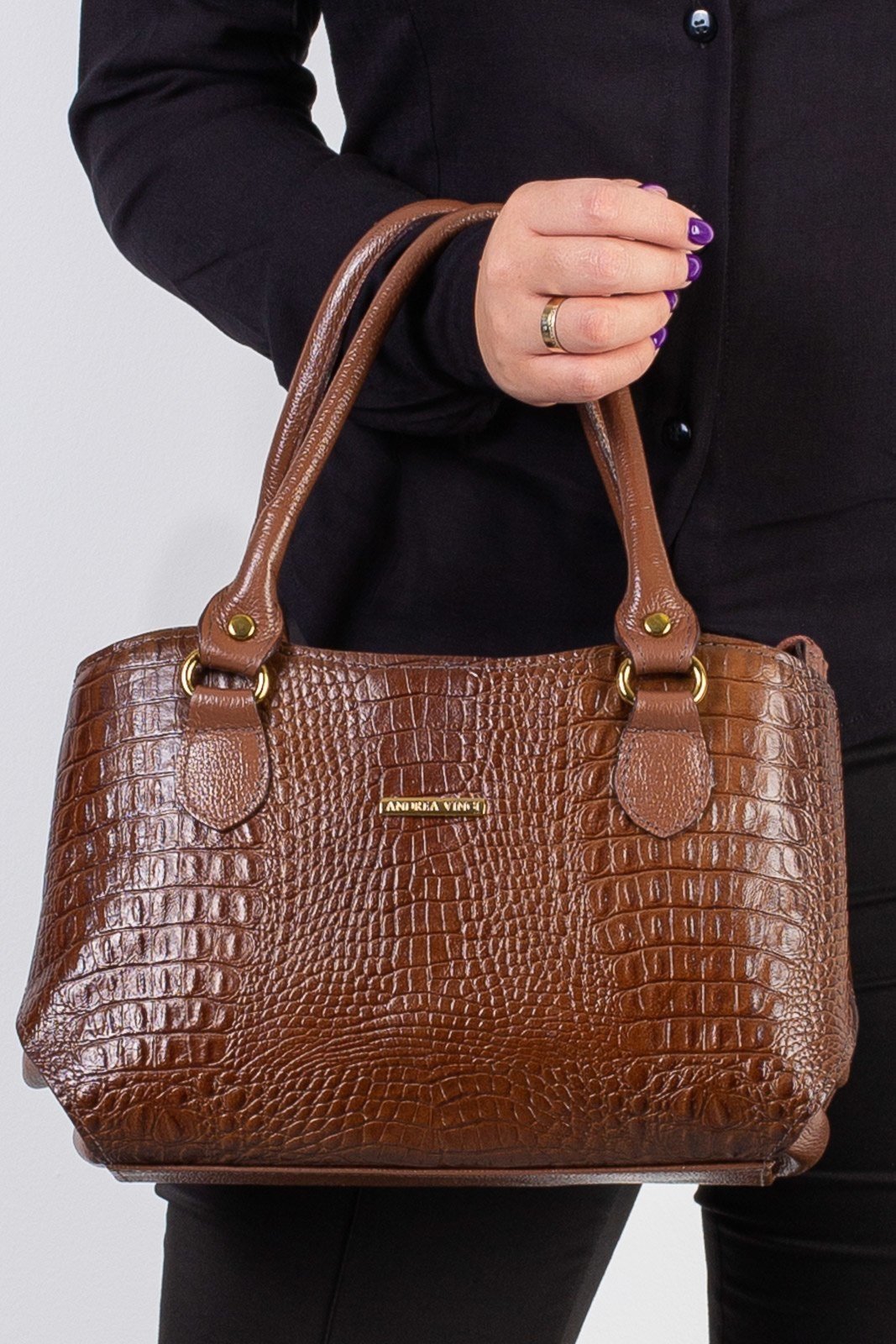 Bolsa estruturada de couro croco Monique – Whisky
