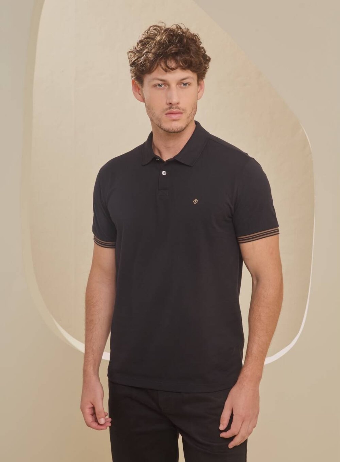 Polo Masculina Muscle com Bordado Forum Preto