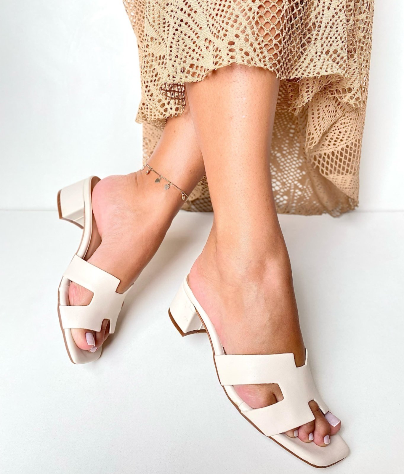 Vista 3 Sandália Delazari Salto Bloco Off White off-white white Delazari off-white white