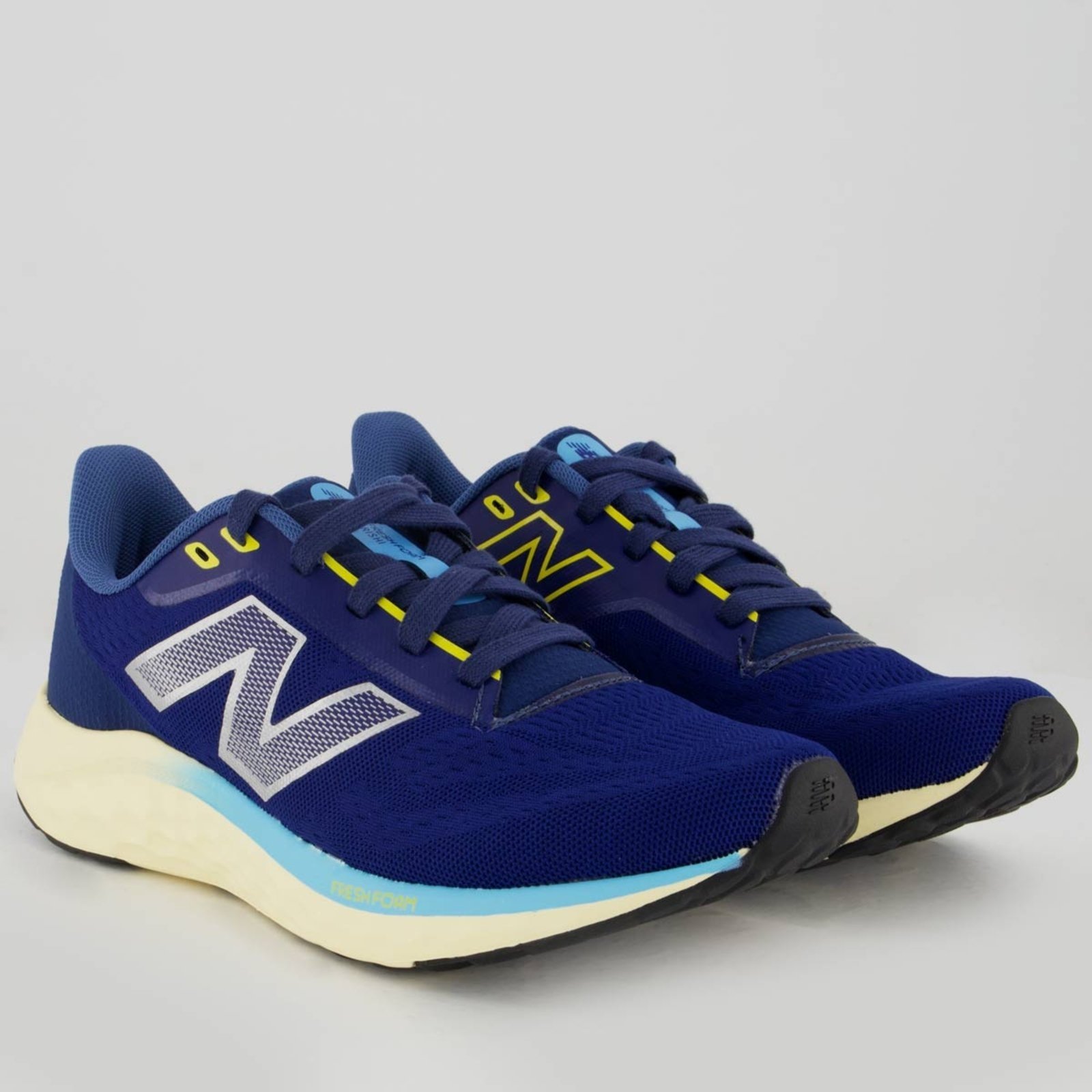 Vista 3 Tênis New Balance Fresh Foam Arishi V4 Marinho azul marinho New Balance azul marinho