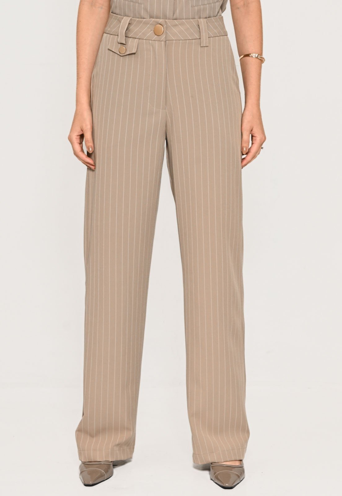 Calça Bisô Alfaiataria Risca de Giz Cinza – Cinza
