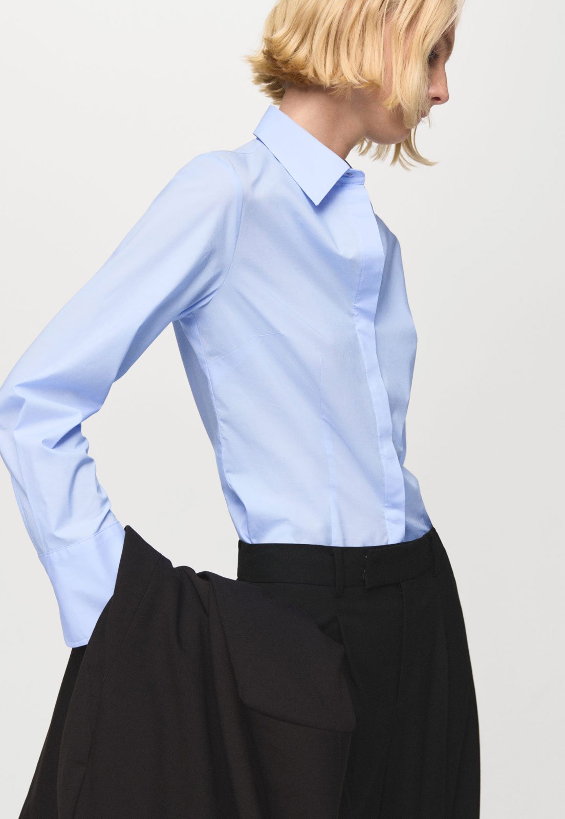 Camisa Feminina Mango Gola Clássica Azul Claro