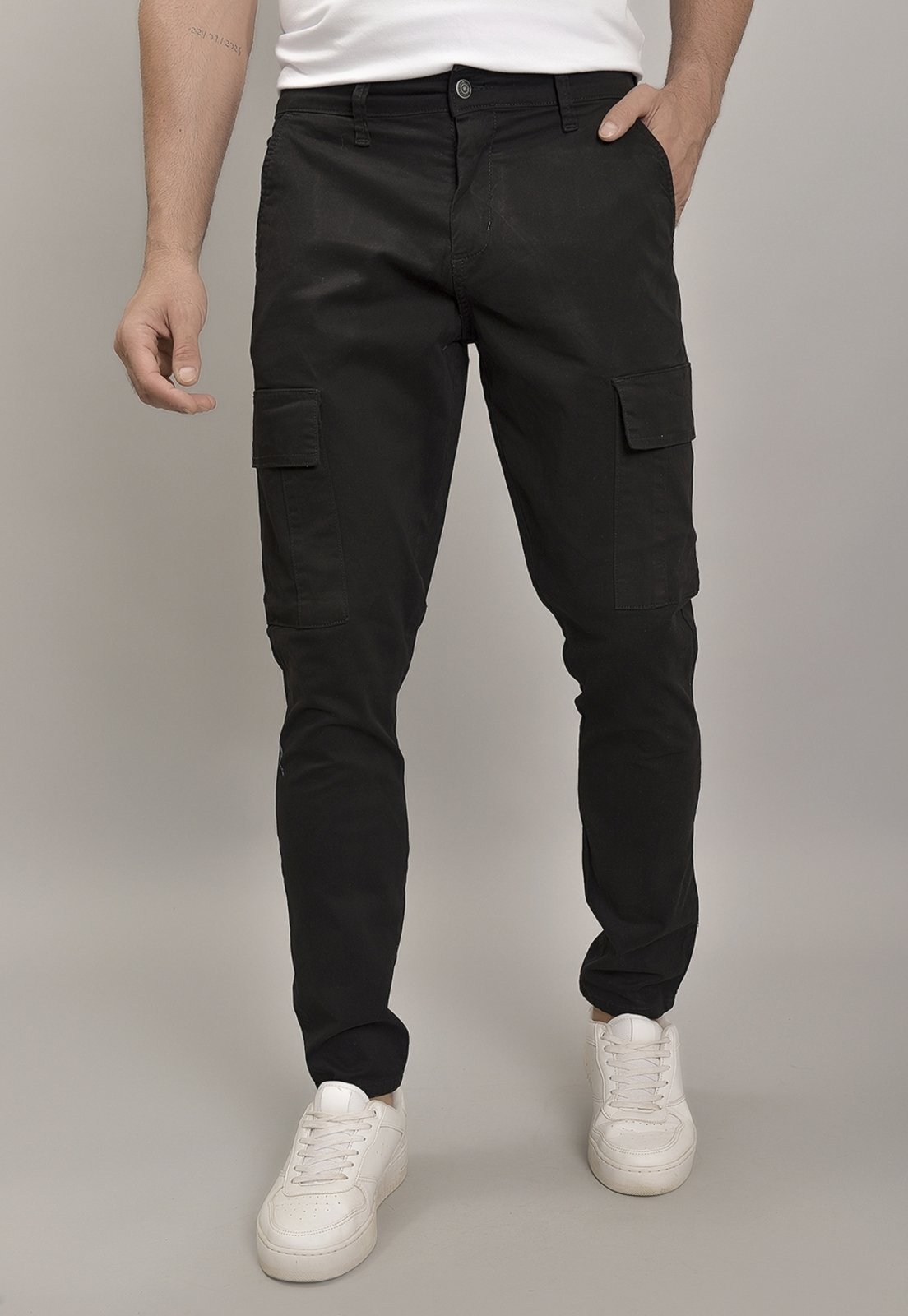 Calça Cargo Masculina Slim Fit com Passante e Bolso-Faca