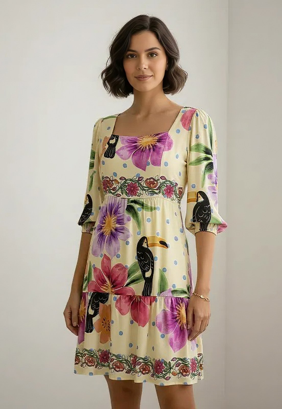 Vista 2 Vestido CabanaFree Curto Manga 3/4 Estampa Jardim do Cerrado Cabanafree amarelo/estampado