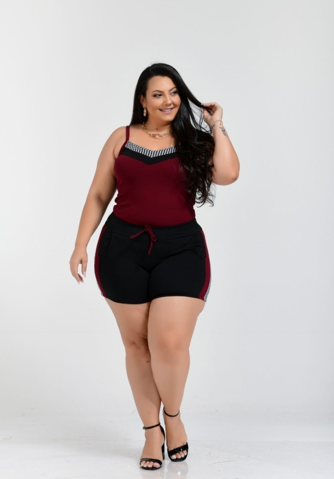 Conjunto Summer Body Blusa Alça com Shorts Bordô Xadrez