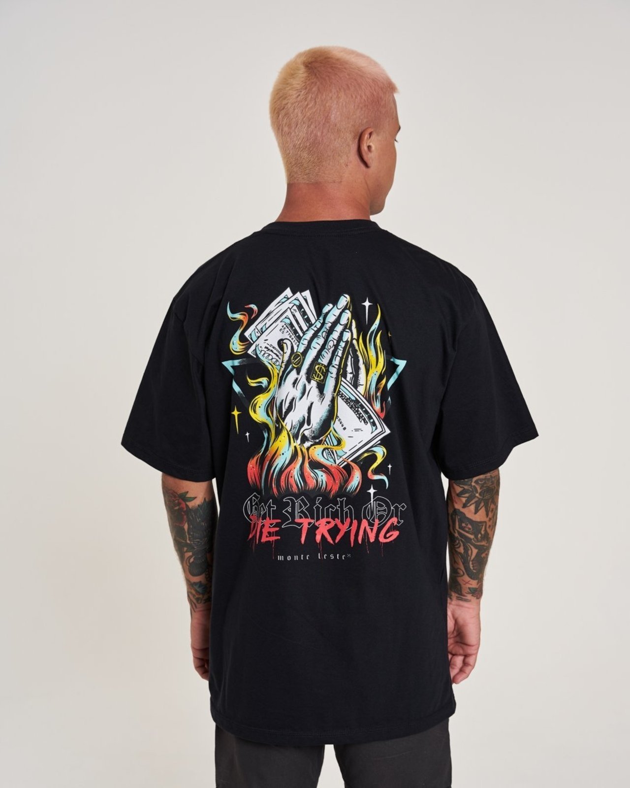 Camiseta Regular Estampada - Get Rich Preto