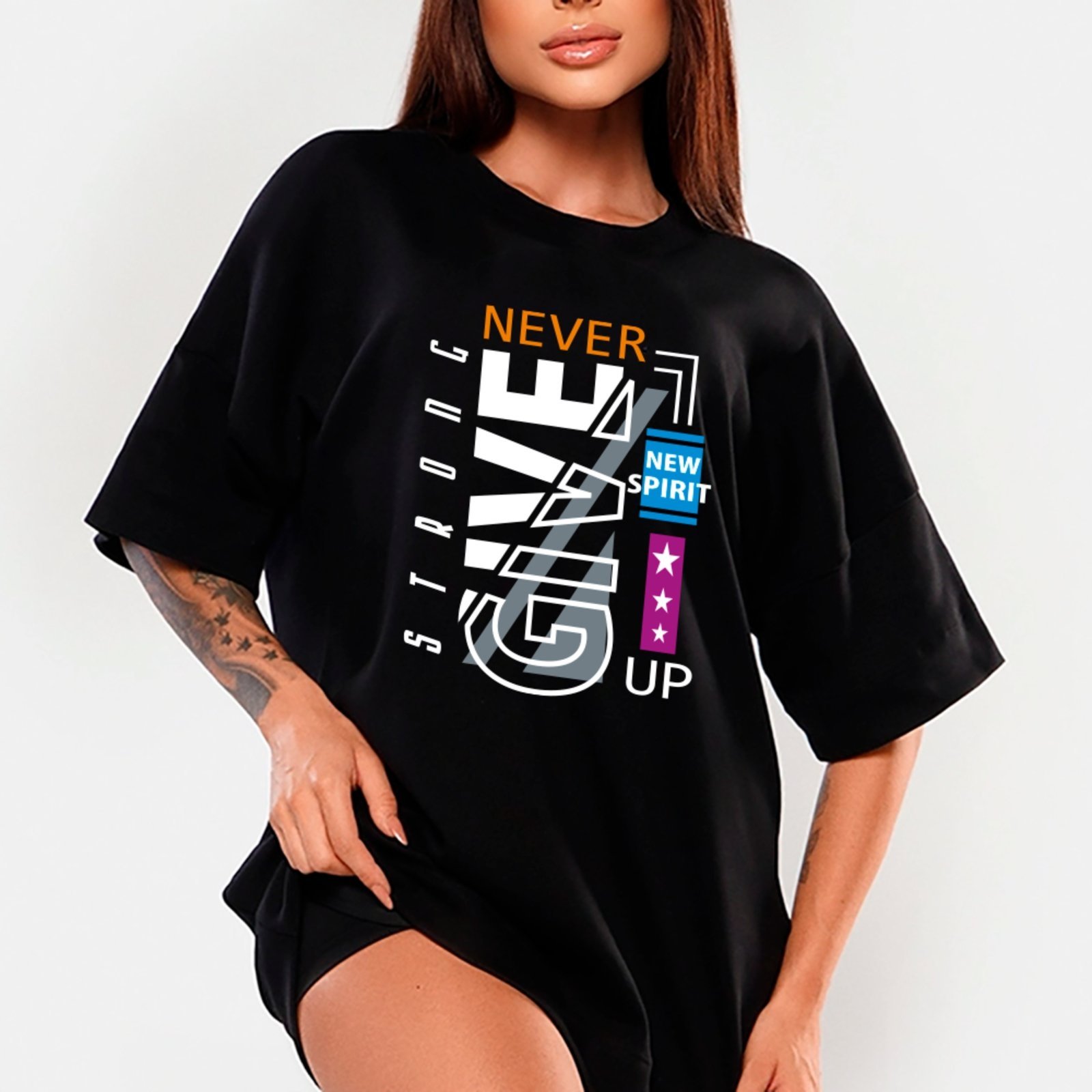 Camiseta Ousy Never Give Up Oversized Unissex Preto