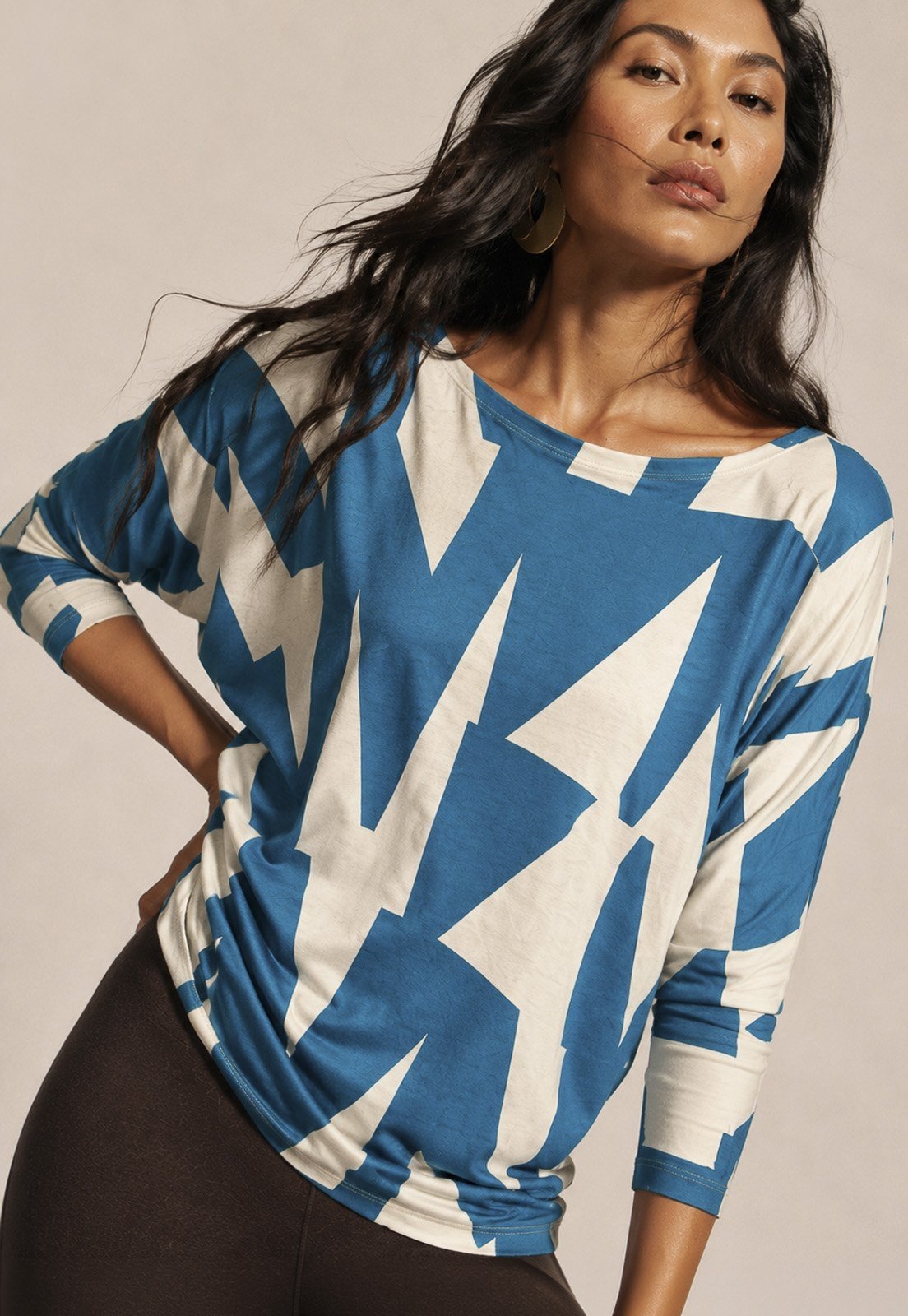 Blusa CabanaFree Morcego Ampla Manga 3/4 Estampa Geométrica Blue