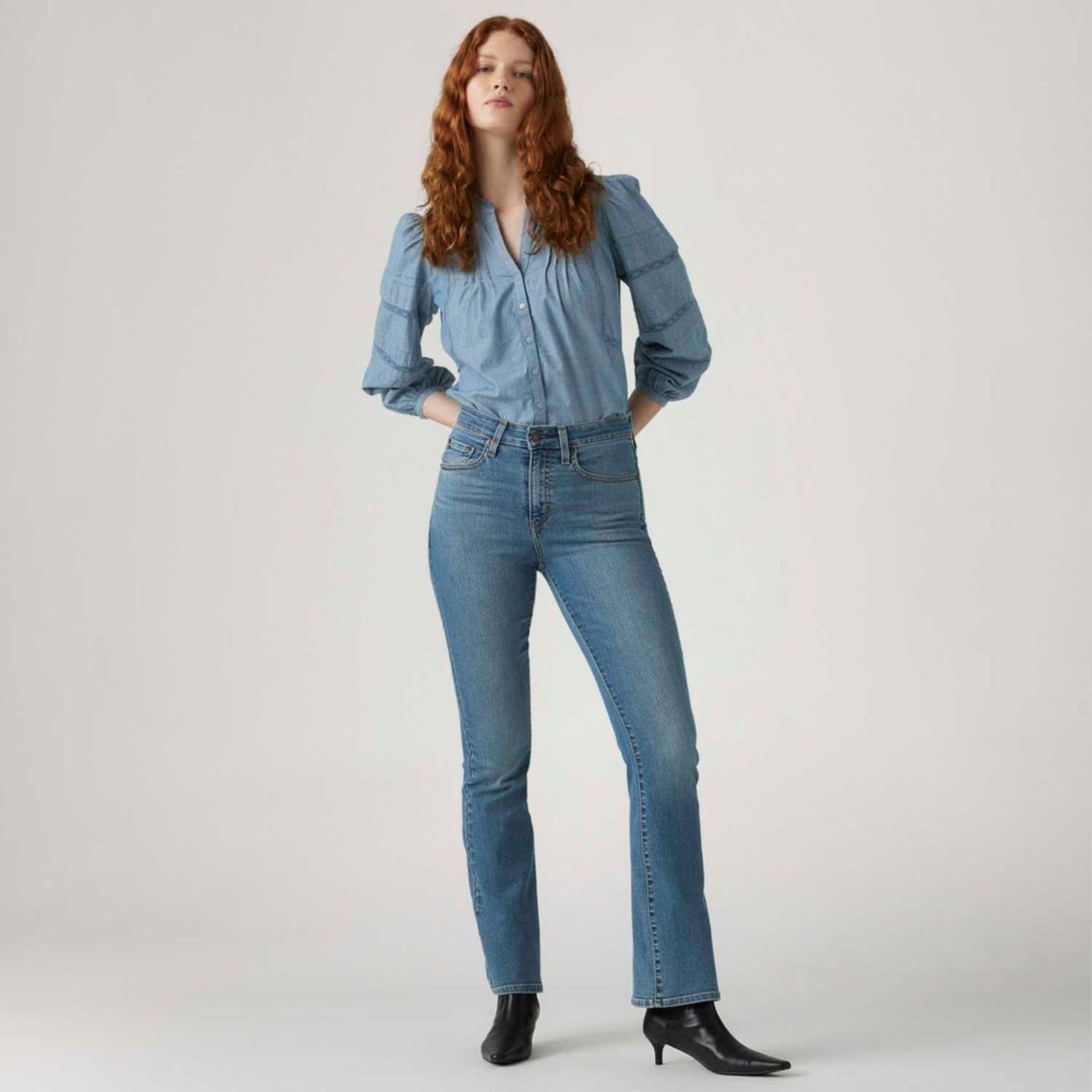Calça Jeans Levi’s® 725® High Rise Bootcut Lavagem Média