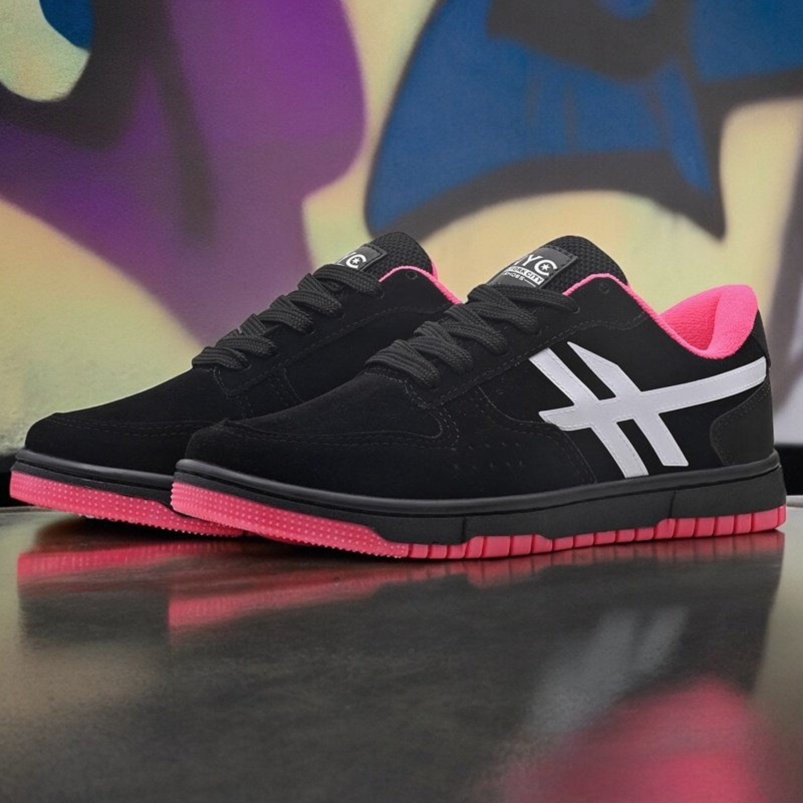 Tênis Casual Preto e Rosa – Design Urbano e Conforto Diário