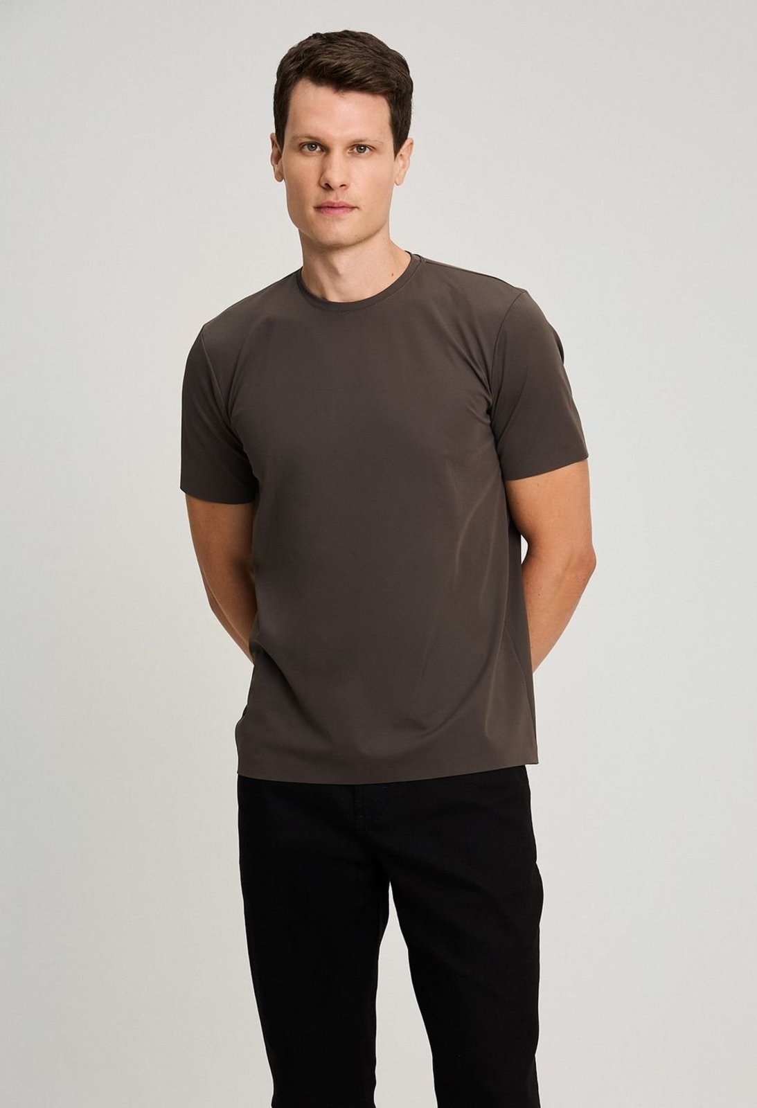 CAMISETA DOCTHOS SLIM MANGA CURTA GRACELL TECH CAMISETA DOCTHOS SLIM MANGA CURTA GRACELL TECH 026 MARROM ESCURO G