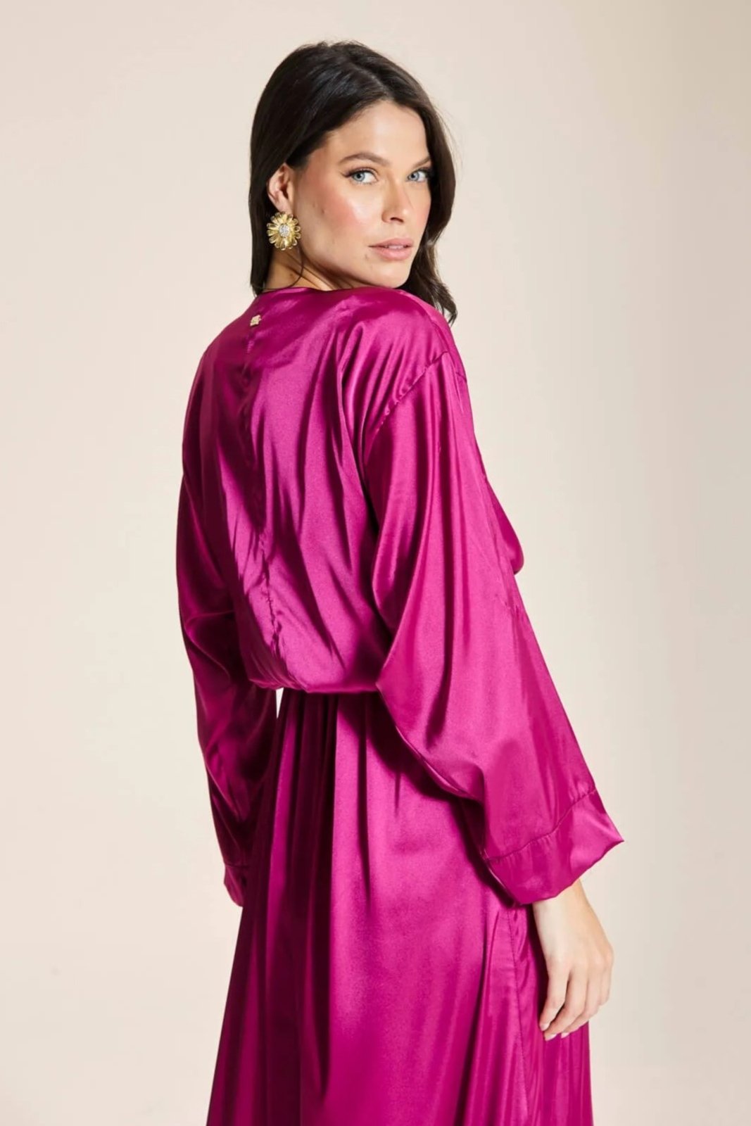 Vista 3 Blusa Cetim Leve Laço Glam- Magenta pink magenta pink magenta