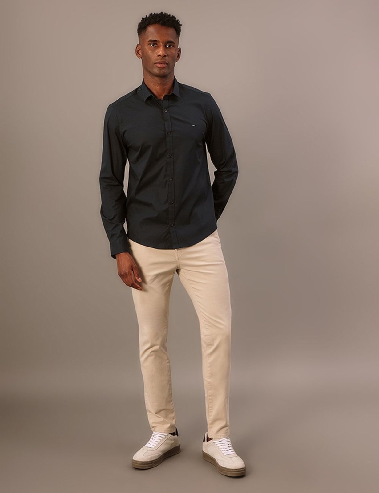 Camisa Masculina Slim Básica de Manga Longa Calvin Klein - Azul Marinho Calvin Klein Jeans