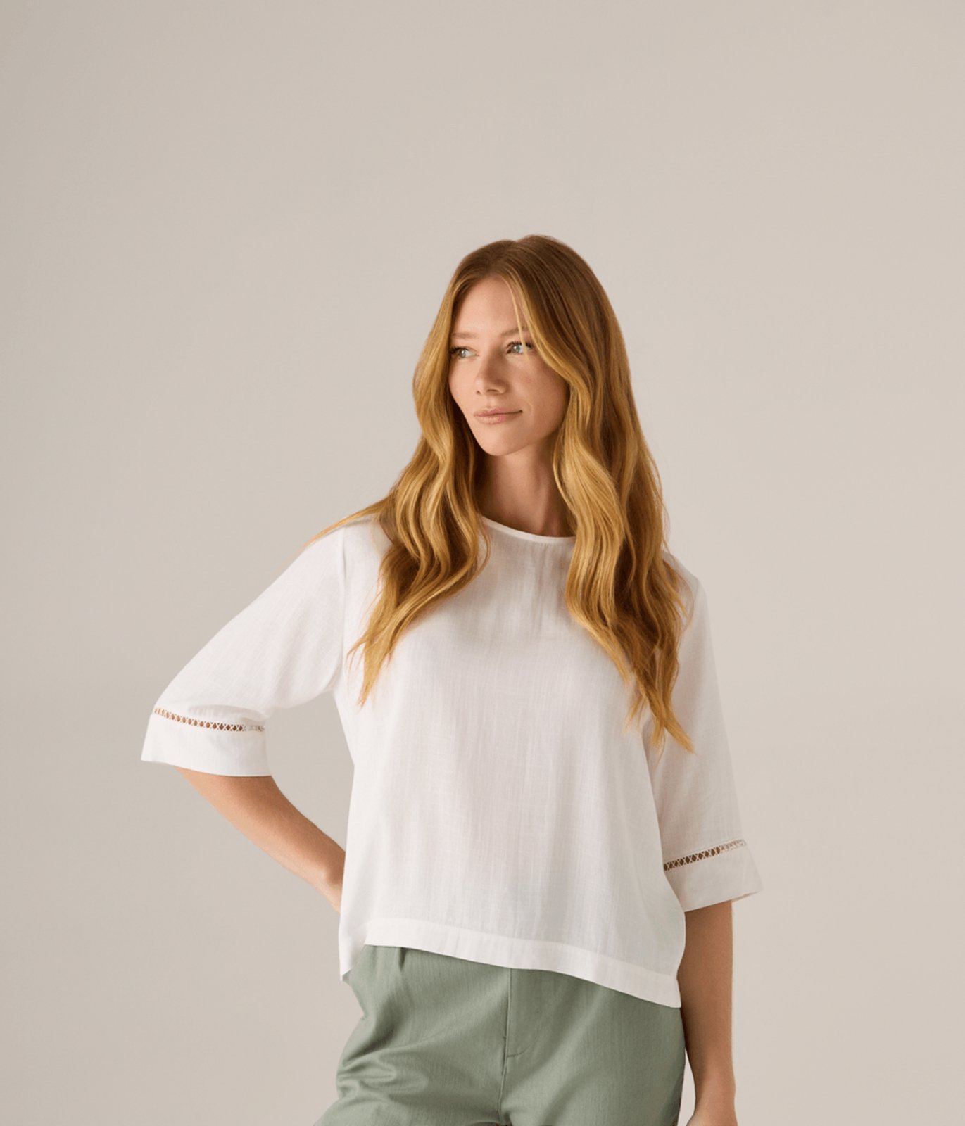 Blusa Makenji Com Detalhe De Entremeios Feminina Branca
