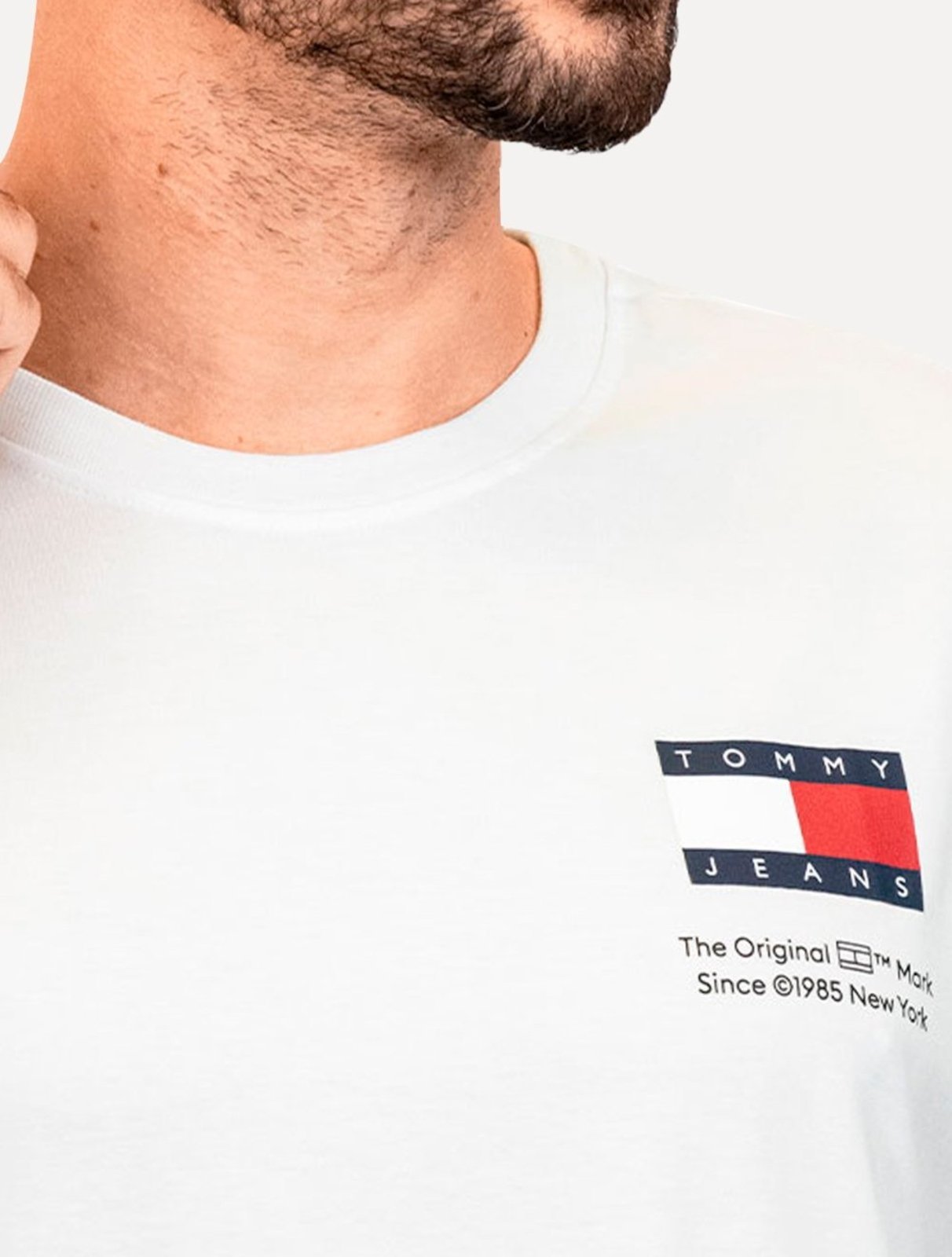 Vista 3 Camiseta Tommy Jeans Masculina Regular Essential Flag Text Branca branco Tommy Jeans branco
