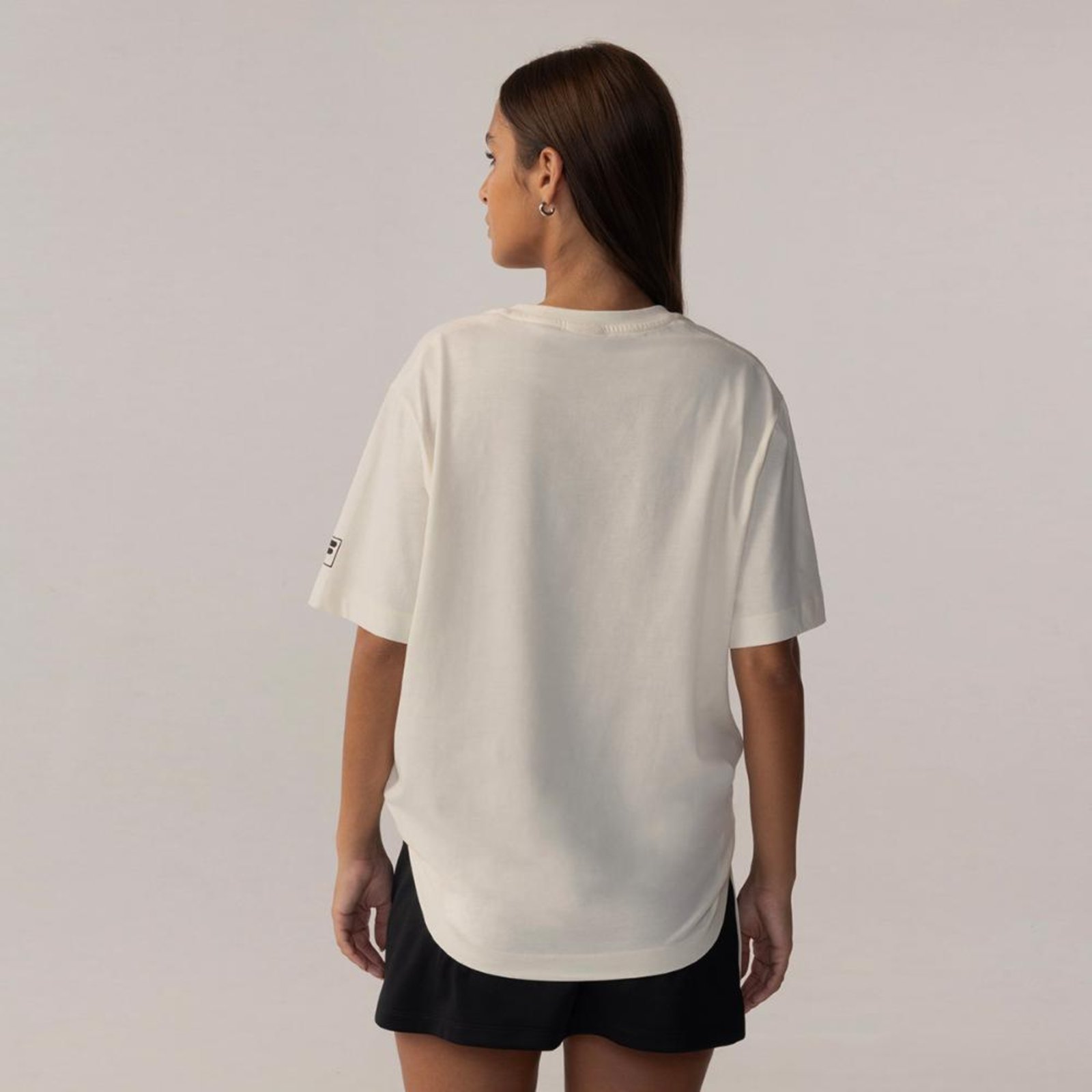 Vista 3 Camiseta Fila Over Classic Tennis Feminina incolor Fila incolor
