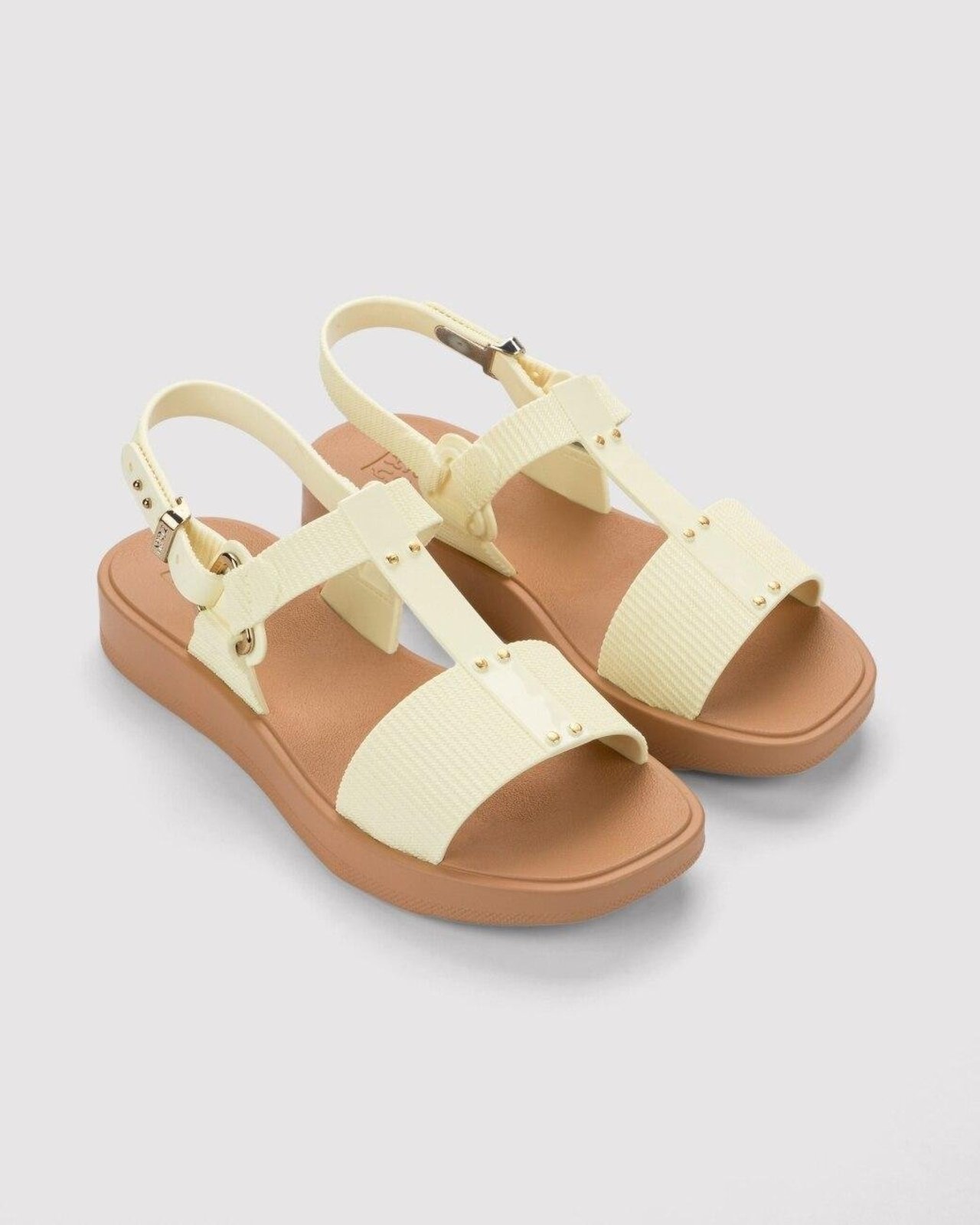 Sandália Feminina Zaxy Look Bege