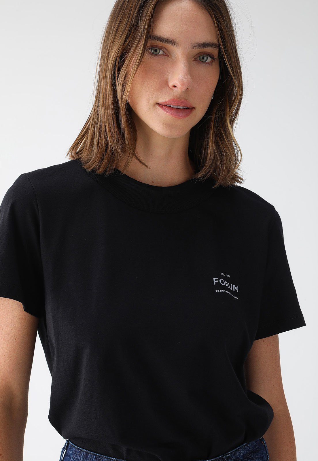 Camiseta Forum Logo Preta