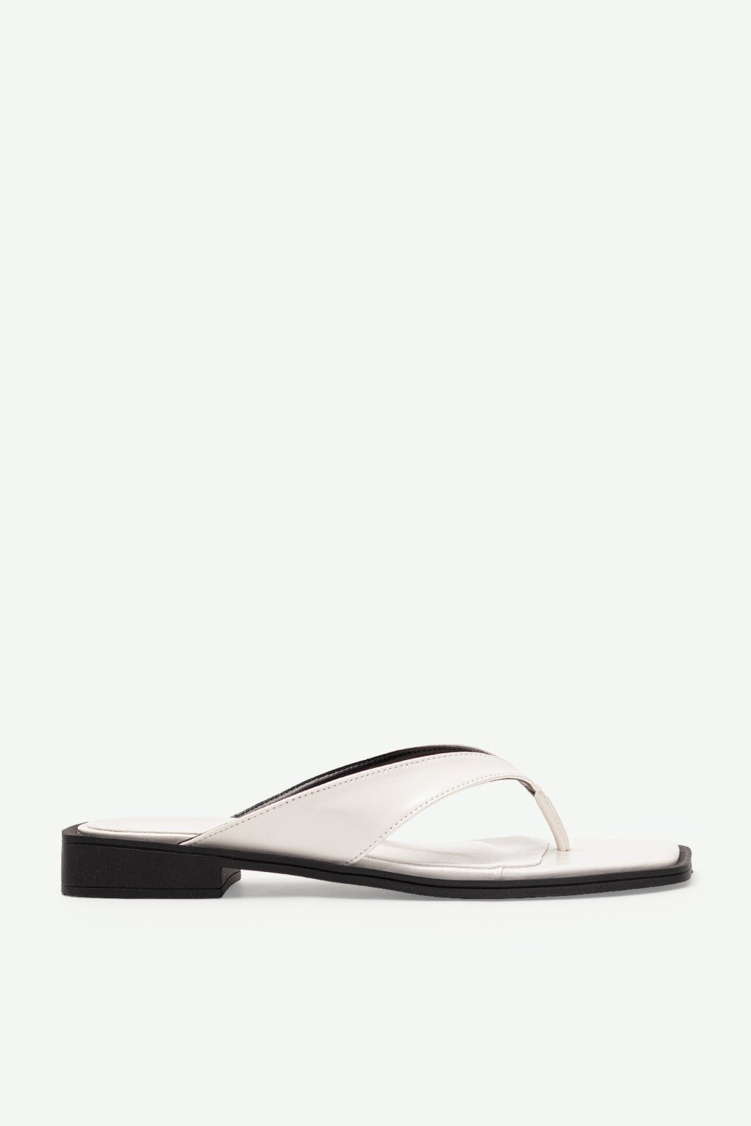 Flat Eduarda Off White Suzana Santos