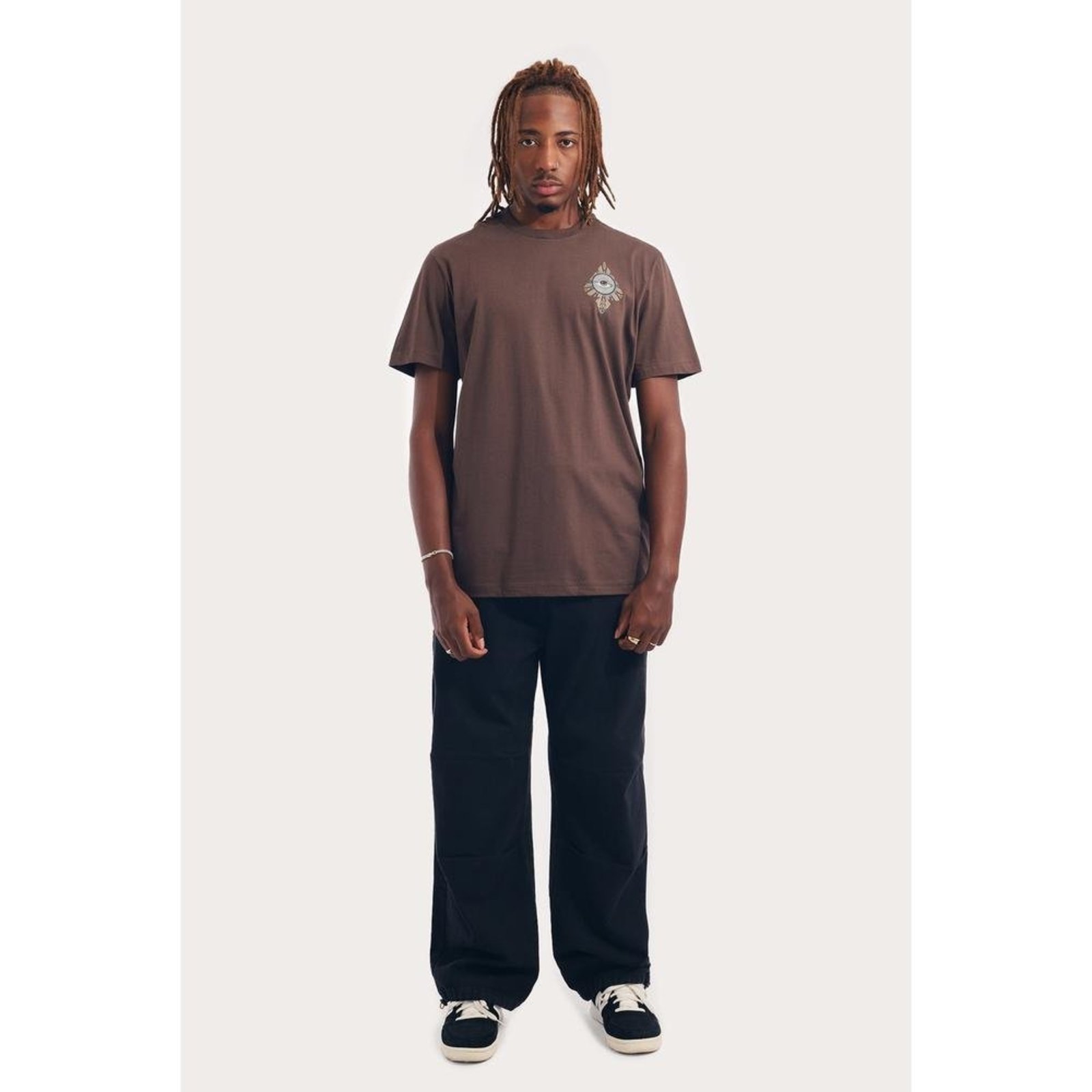 T-Shirt Regular M/C Espada Olho Marrom Ruina