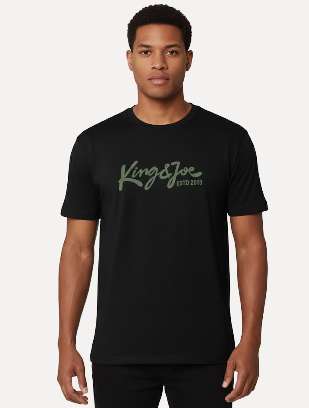Camiseta King & Joe Premium Maculina Signature Logomania Estd 2013 Preto